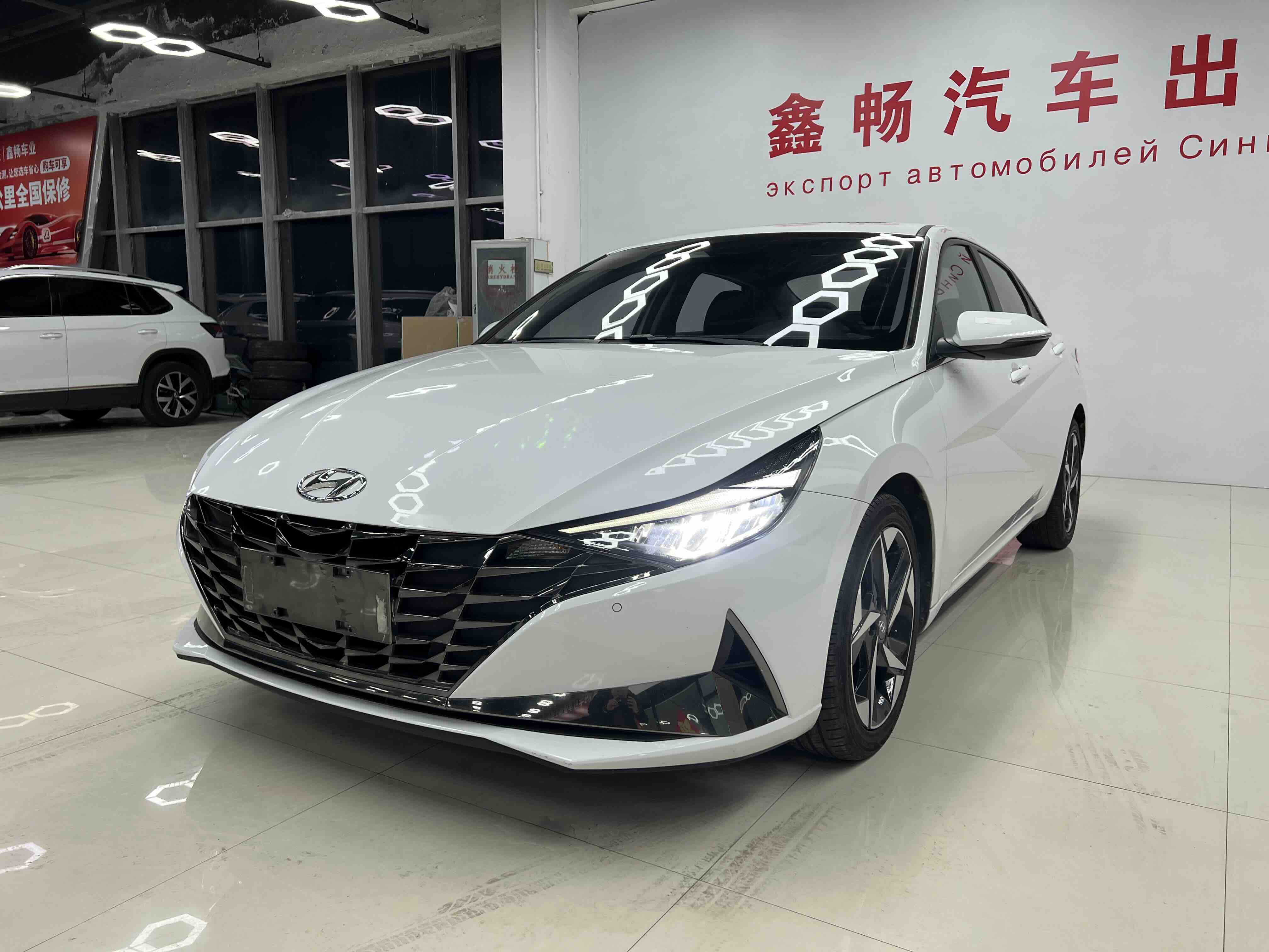Hyundai Elantra 2023 imagen de coche 