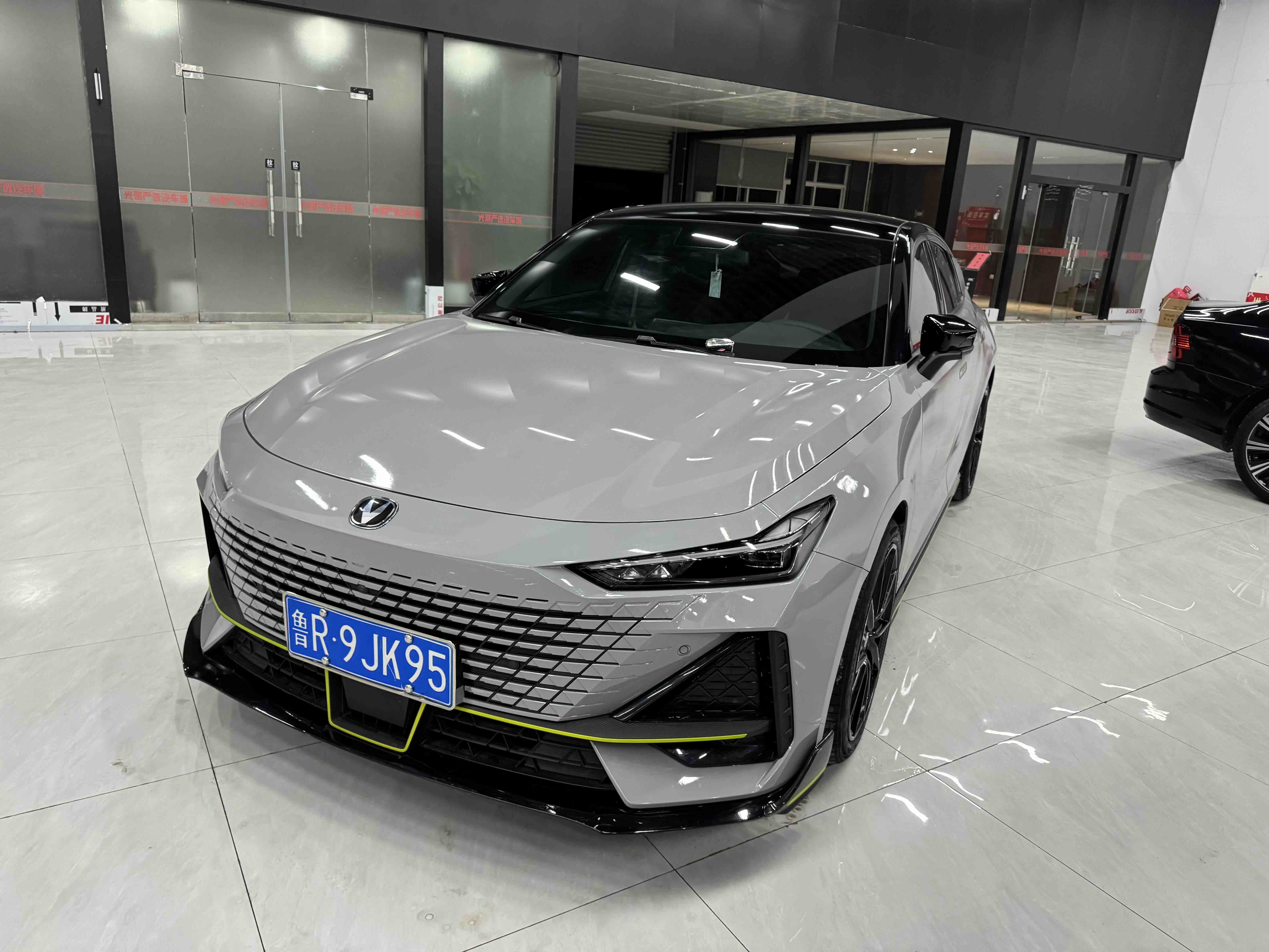 Changan UNI-V 2022 car image 