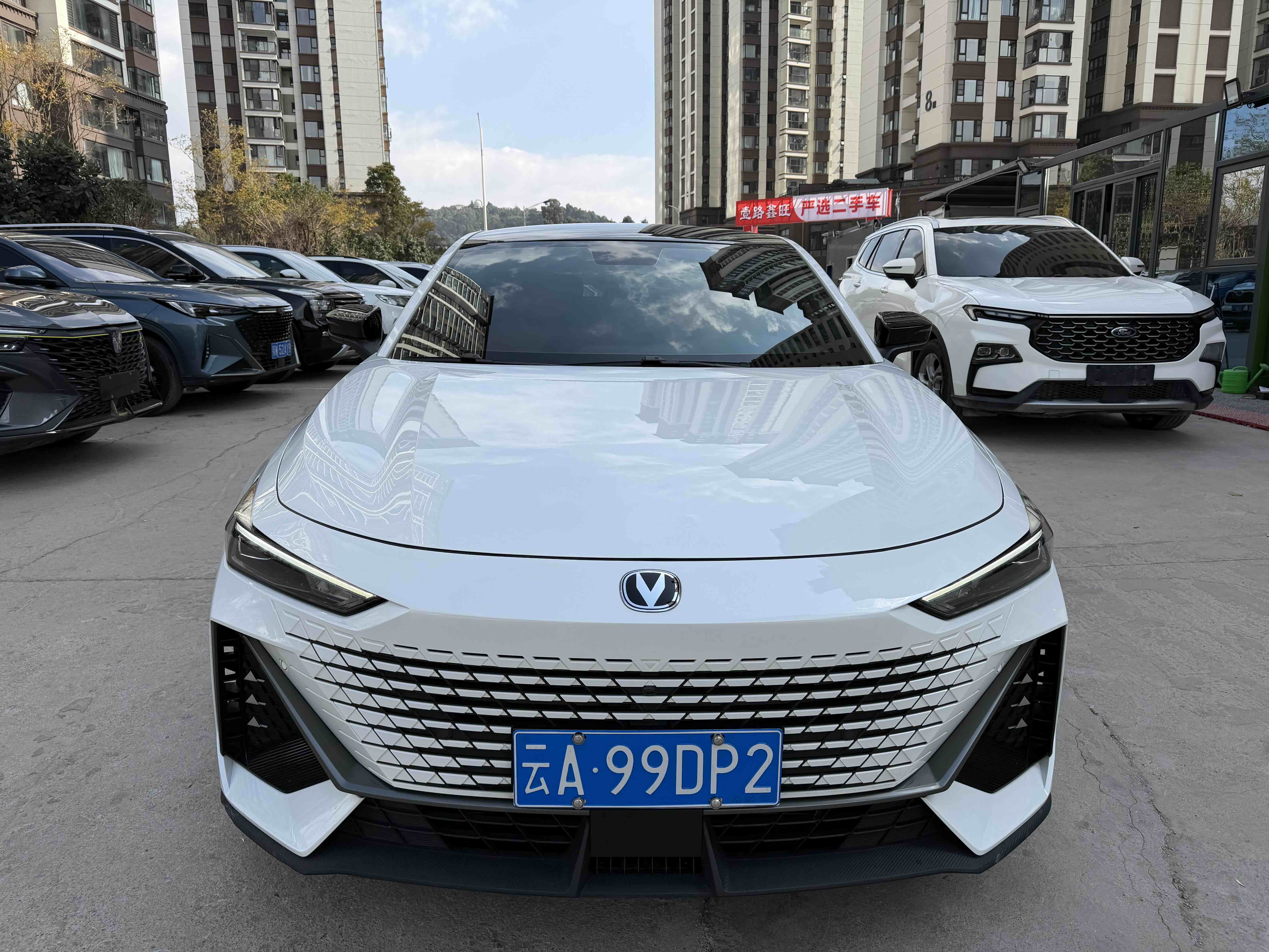 Changan UNI-V 2023 car image 