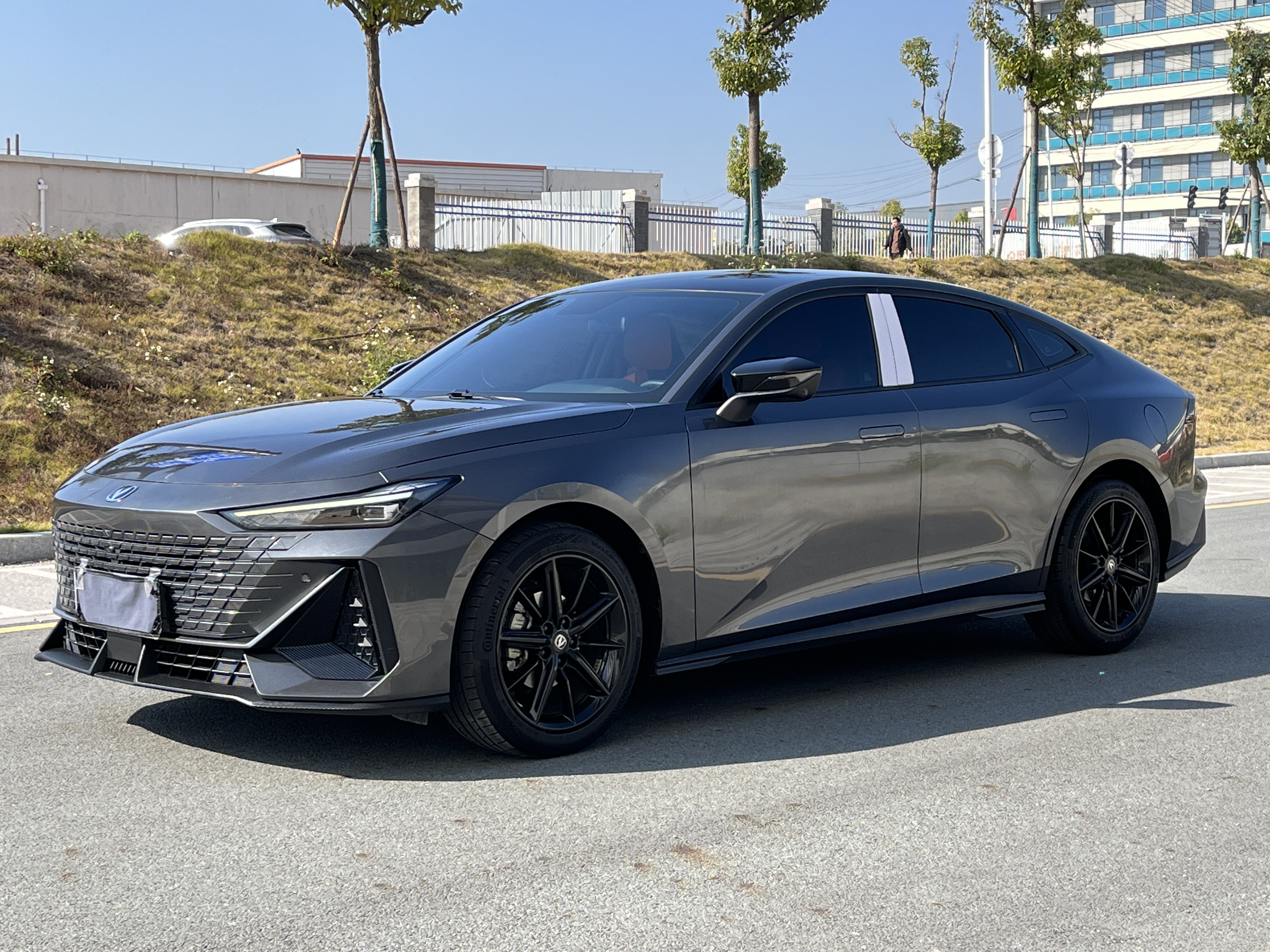 Changan UNI-V 2023 car image 