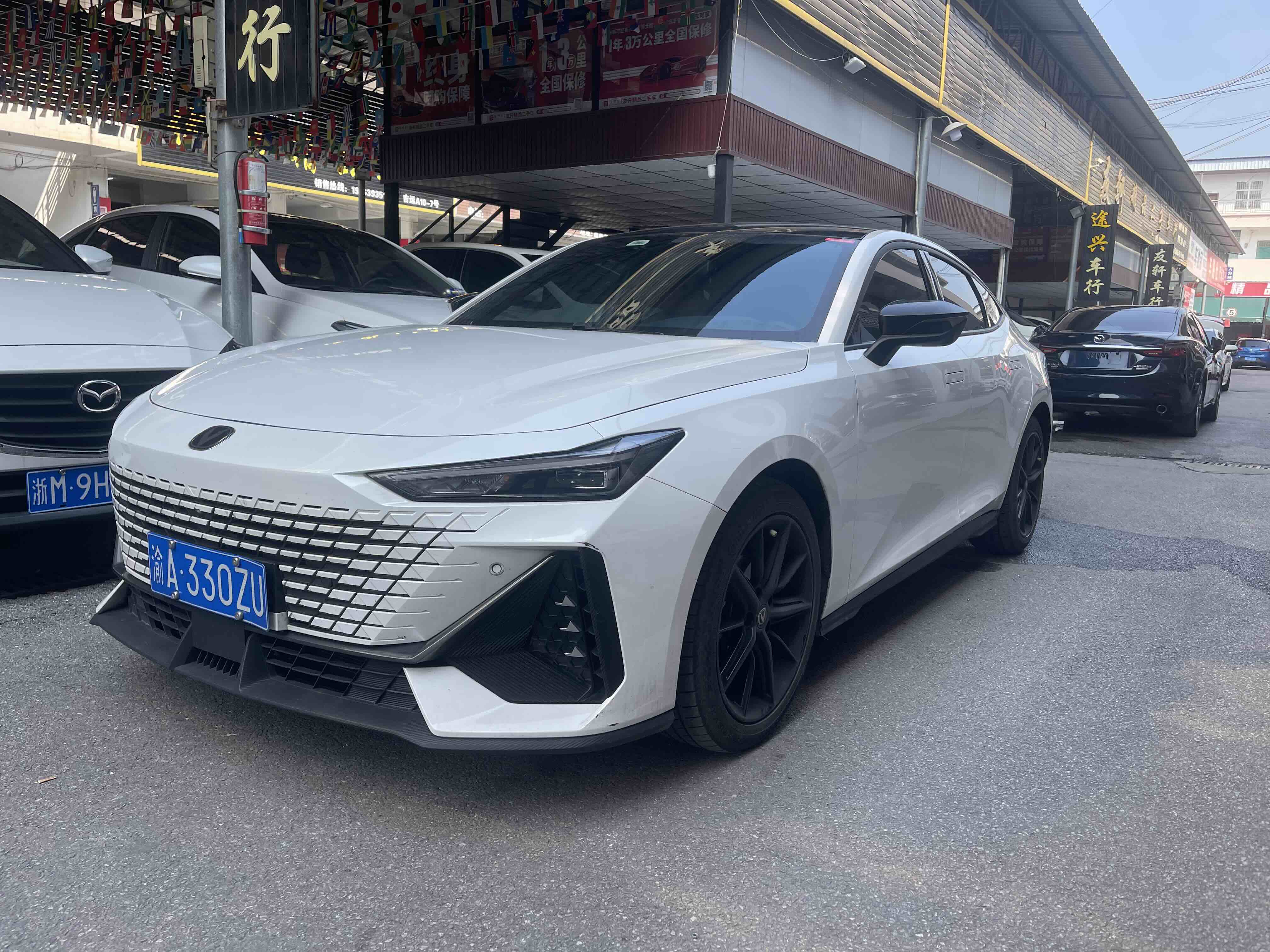 Changan UNI-V 2023 car image 