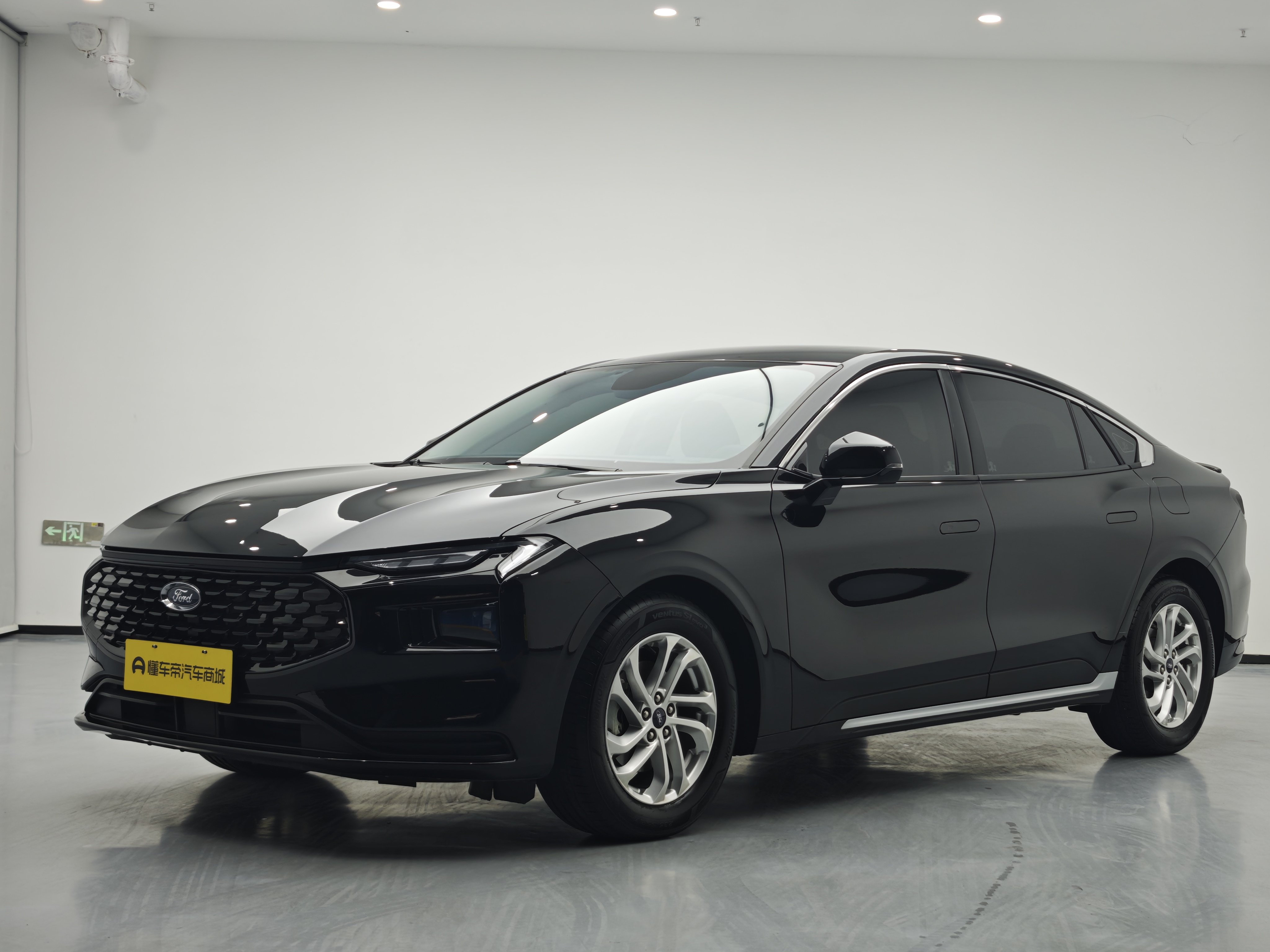 Ford Mondeo 2023 صورة سيارة 