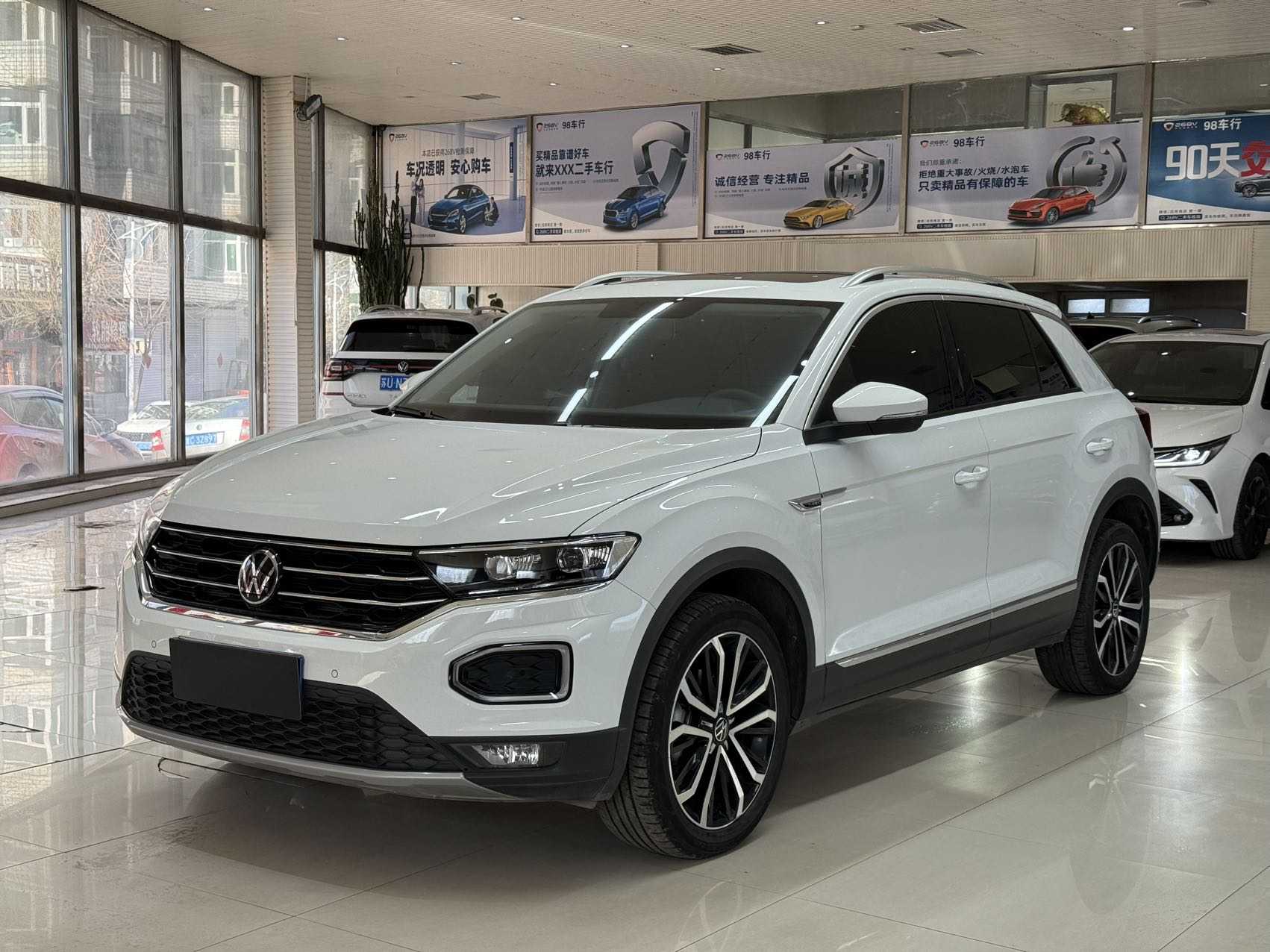 T-Roc 2023 T-Roc 2023 car image