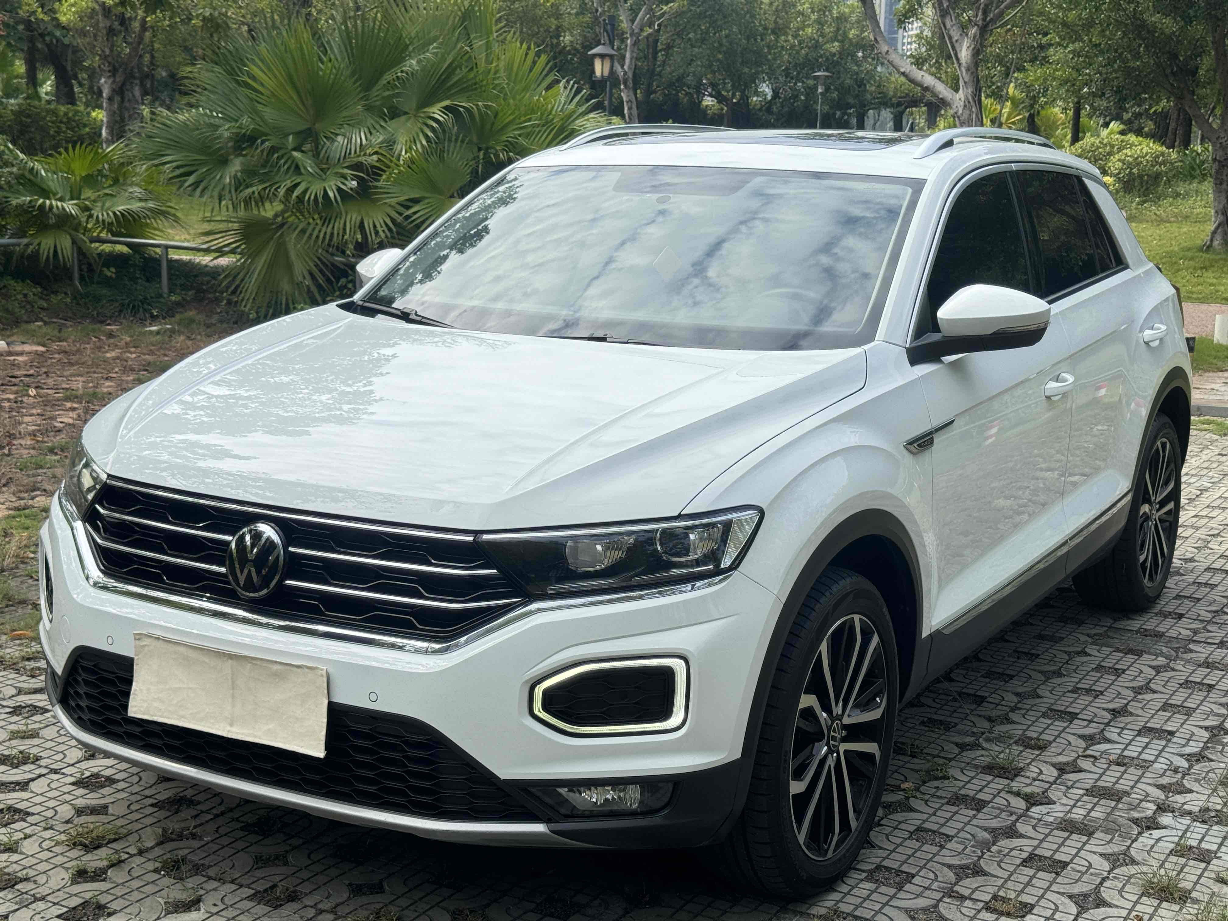 Volkswagen T-Roc 2022 Volkswagen T-Roc 2022 car image