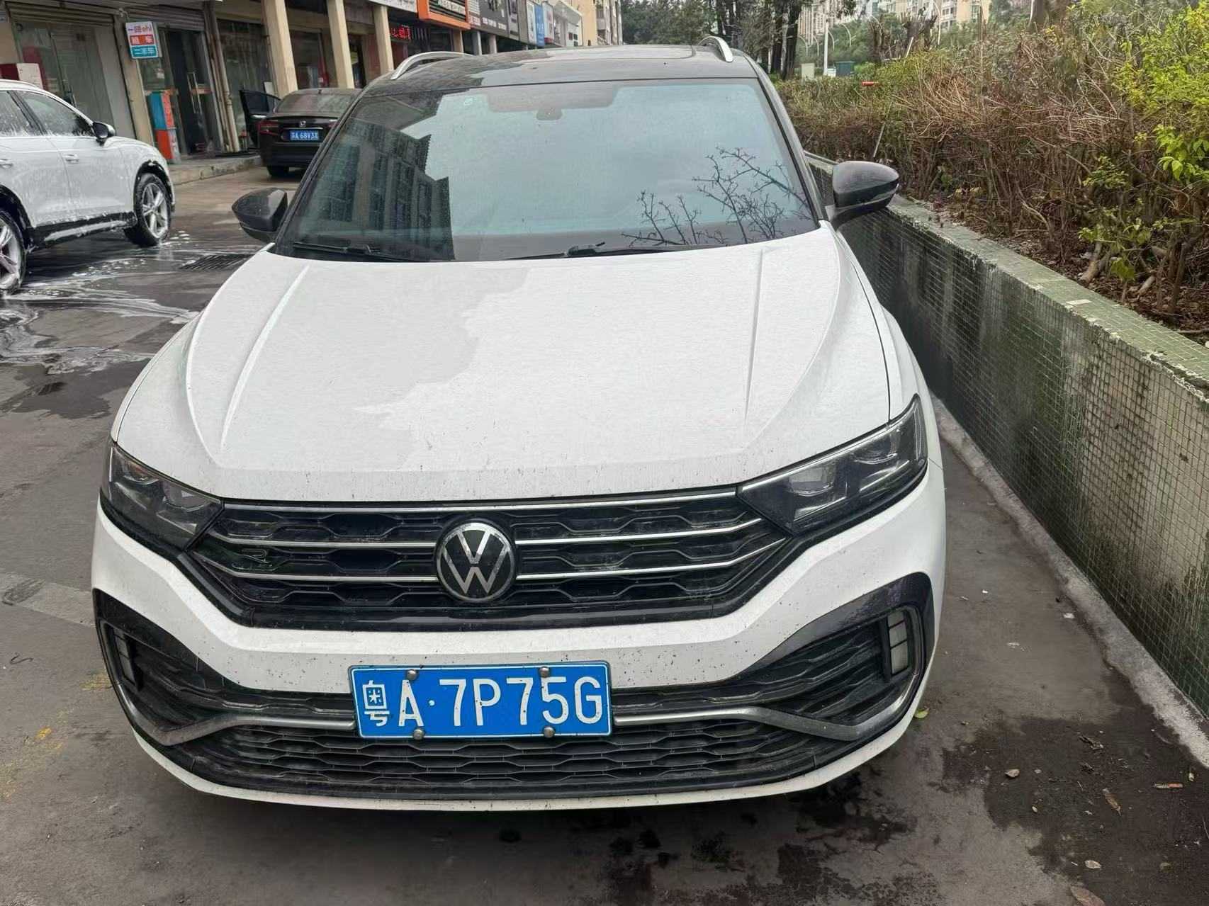 Volkswagen T-Roc 2023 immagine di auto 