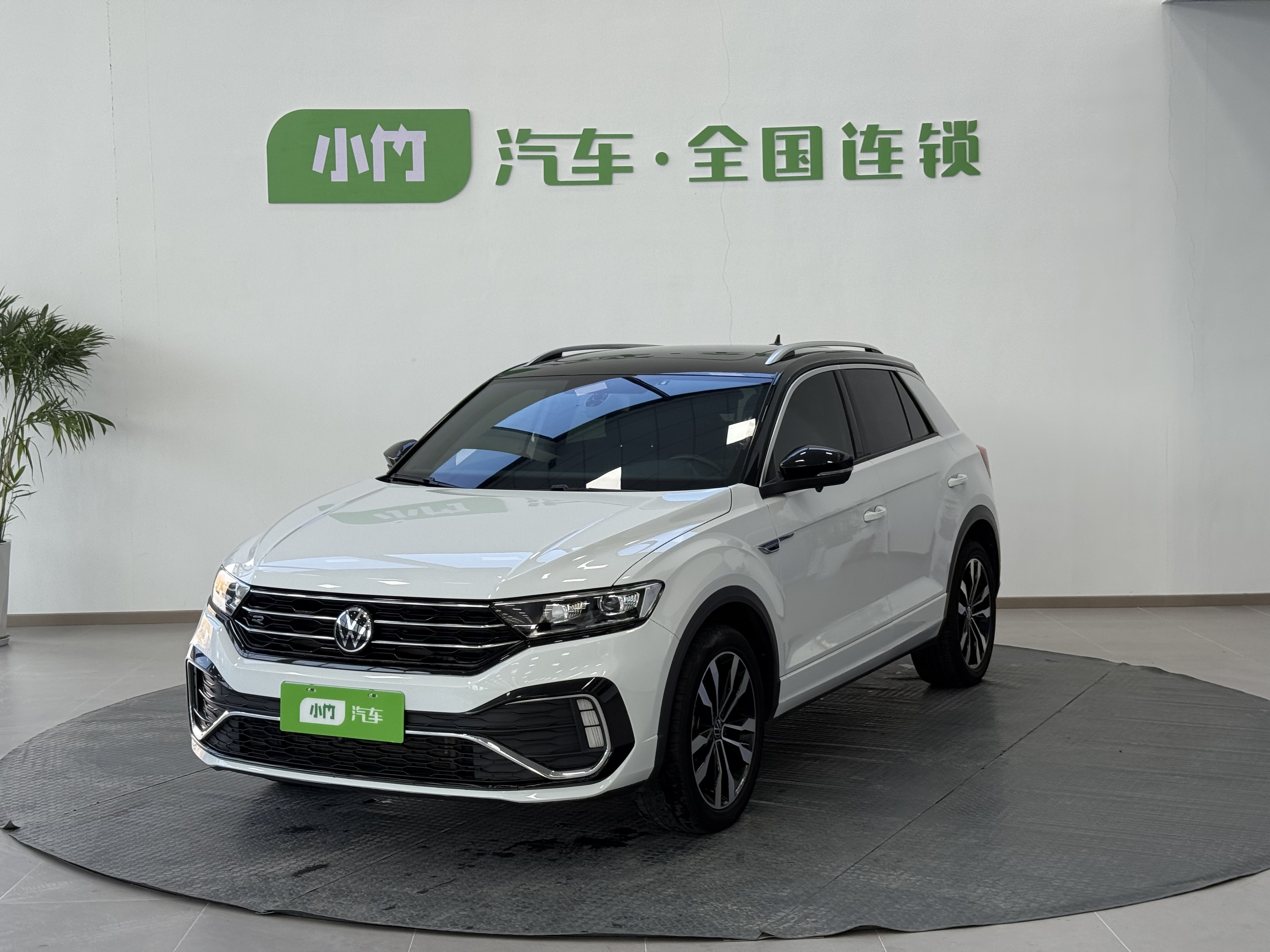 Volkswagen T-Roc 2022 car image 
