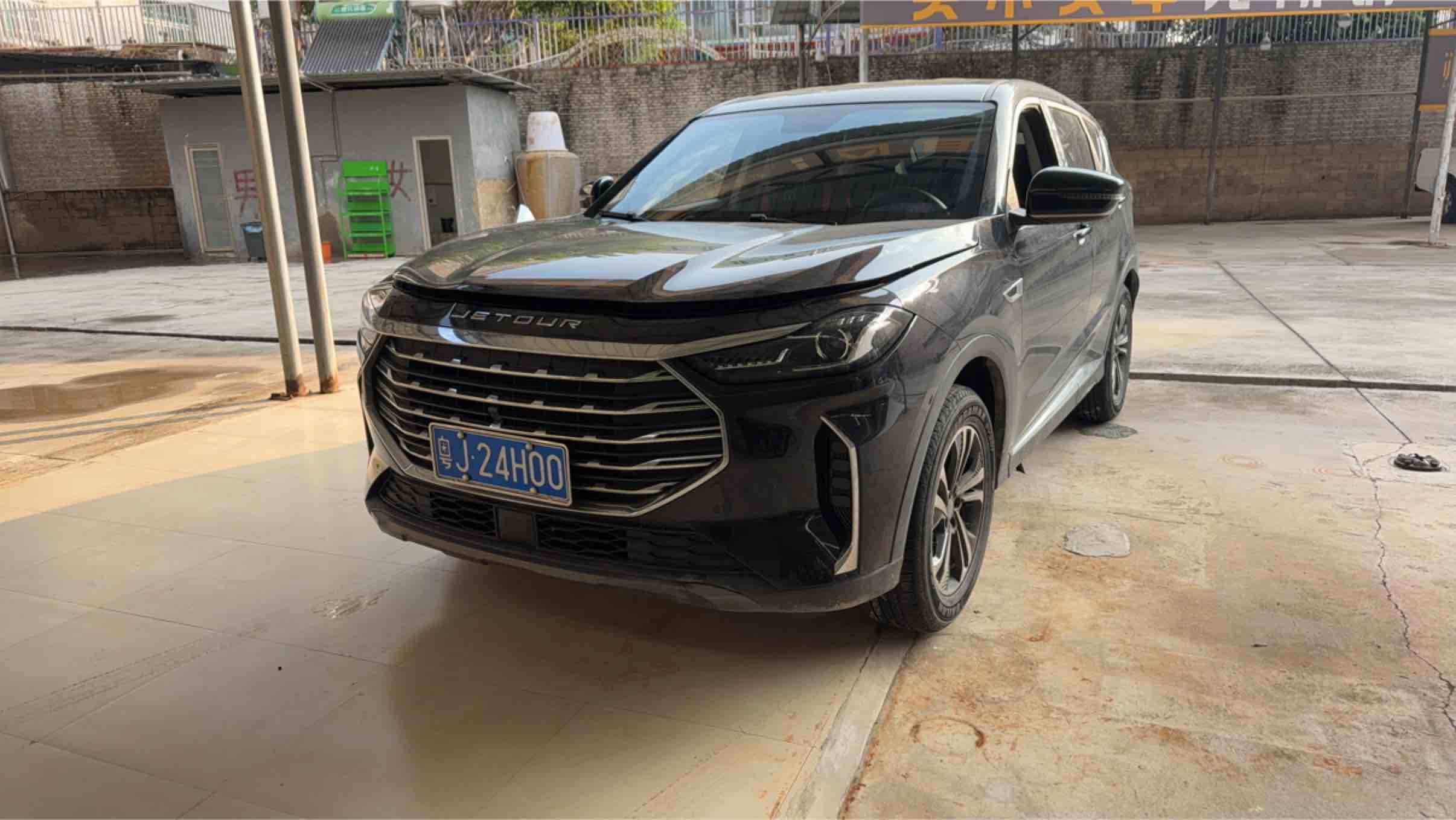 X70 2022 car image 