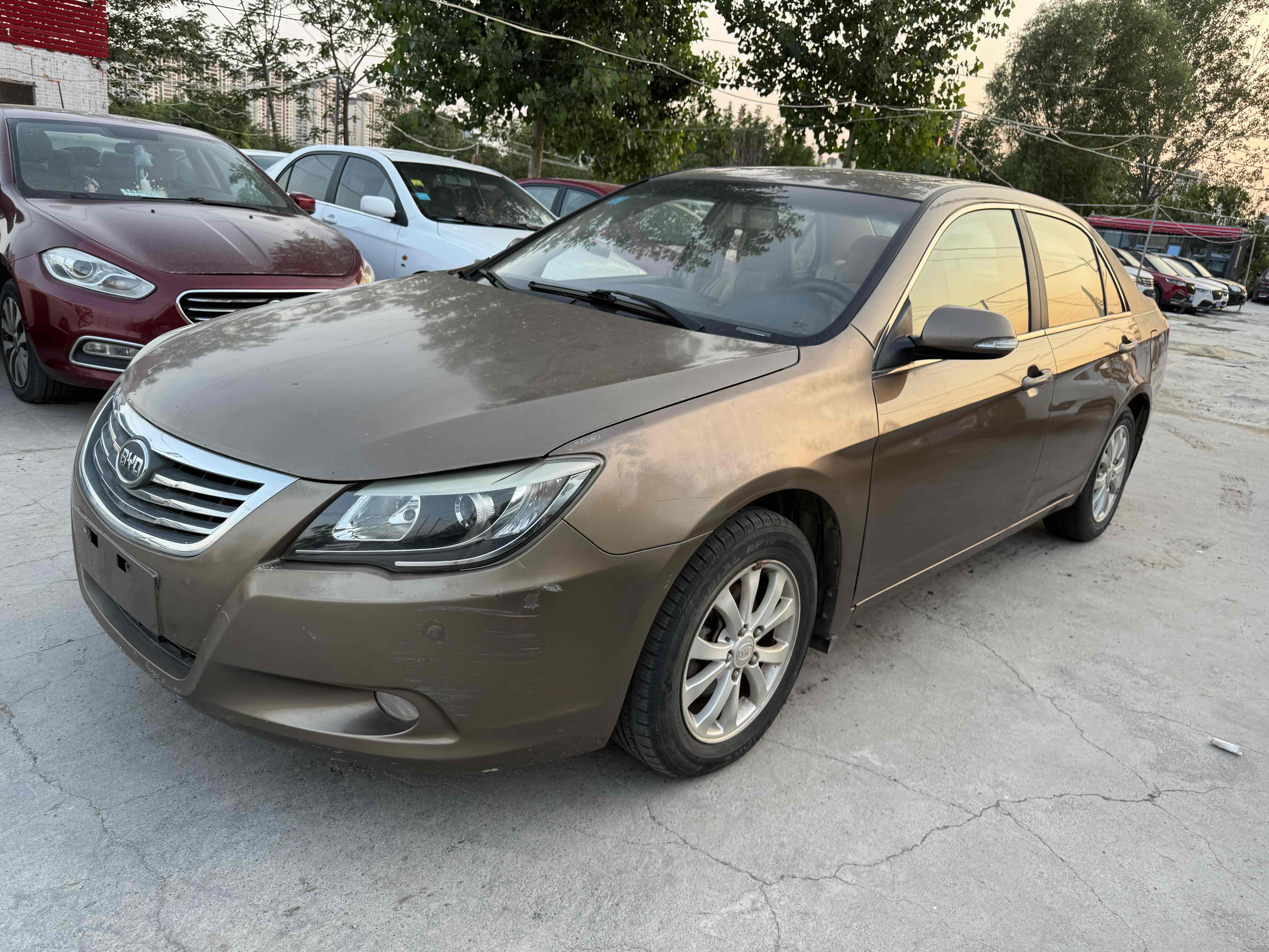 BYD G6 2014 car image 