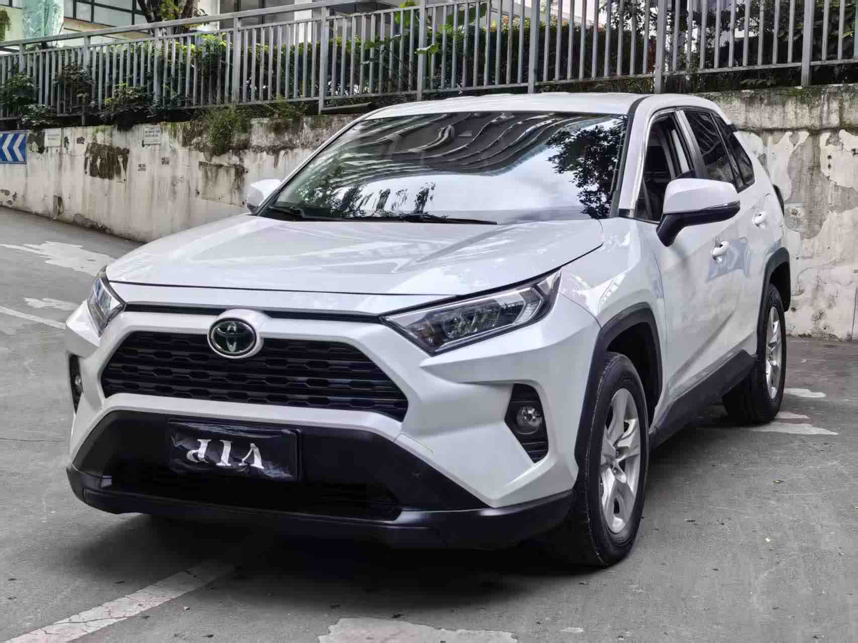 Toyota RAV4 2023 Toyota RAV4 2023 car image