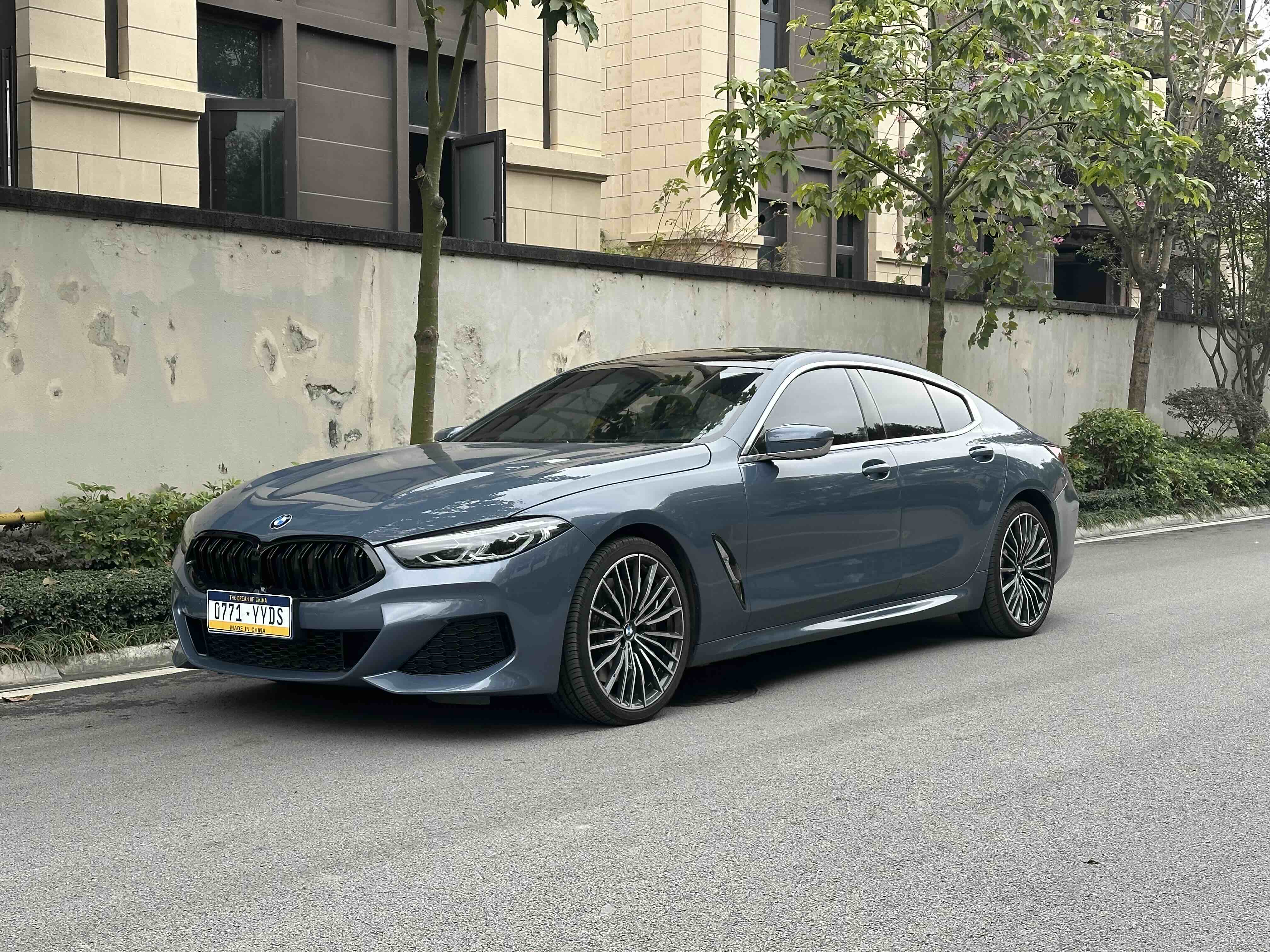 BMW 8 Series 2023 car image 