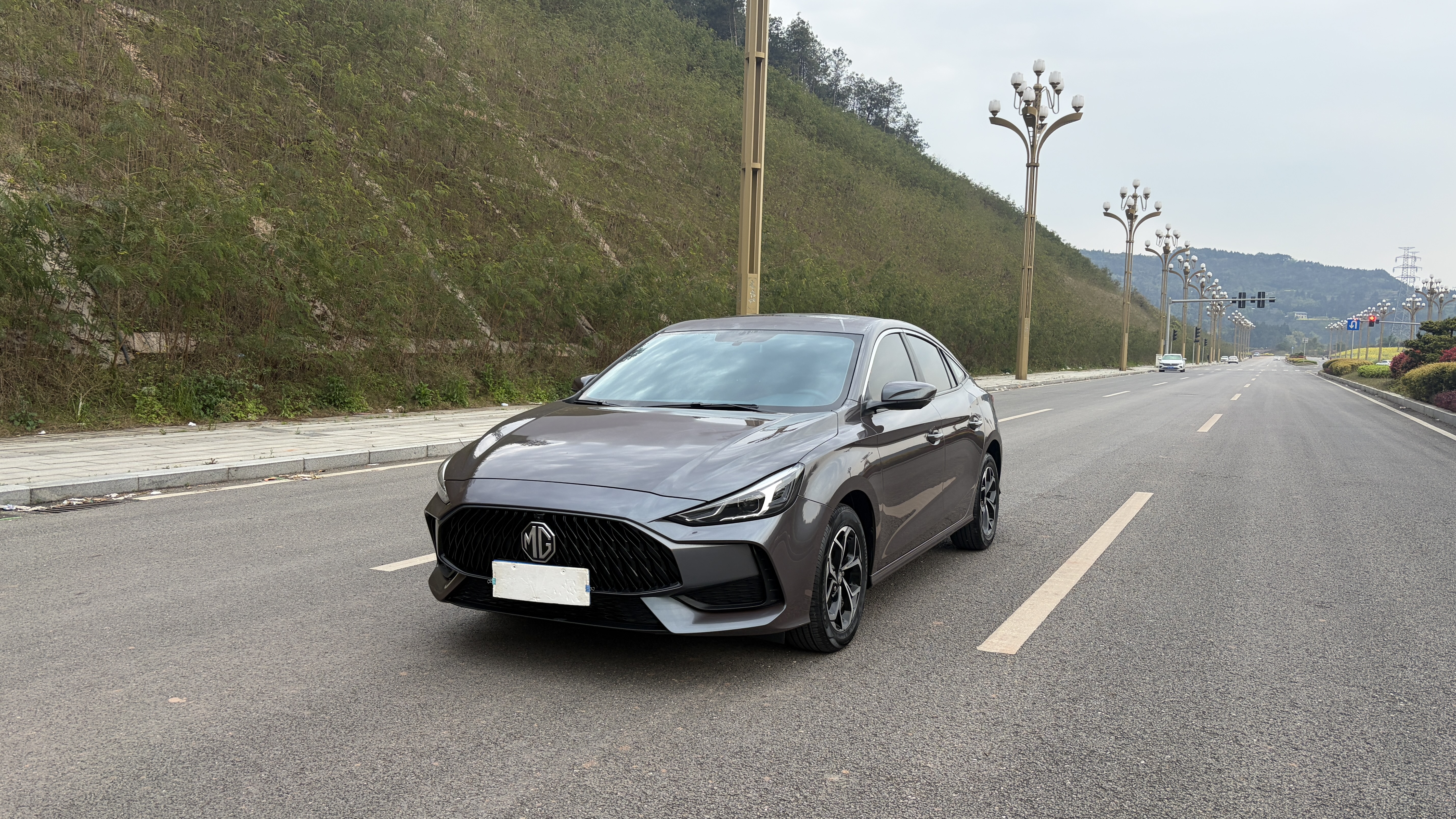 5 2023 5 2023 car image