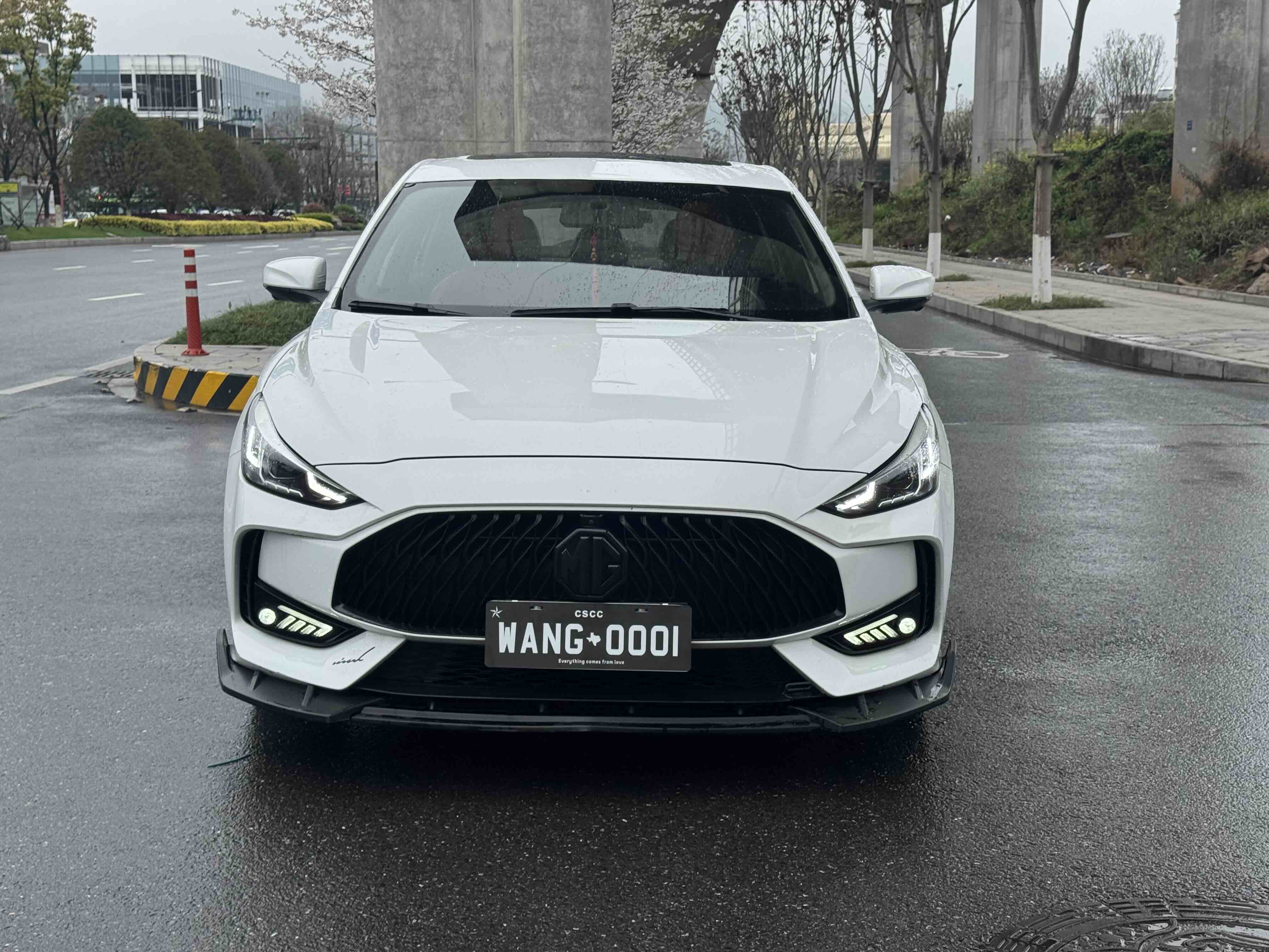 5 2022 5 2022 car image