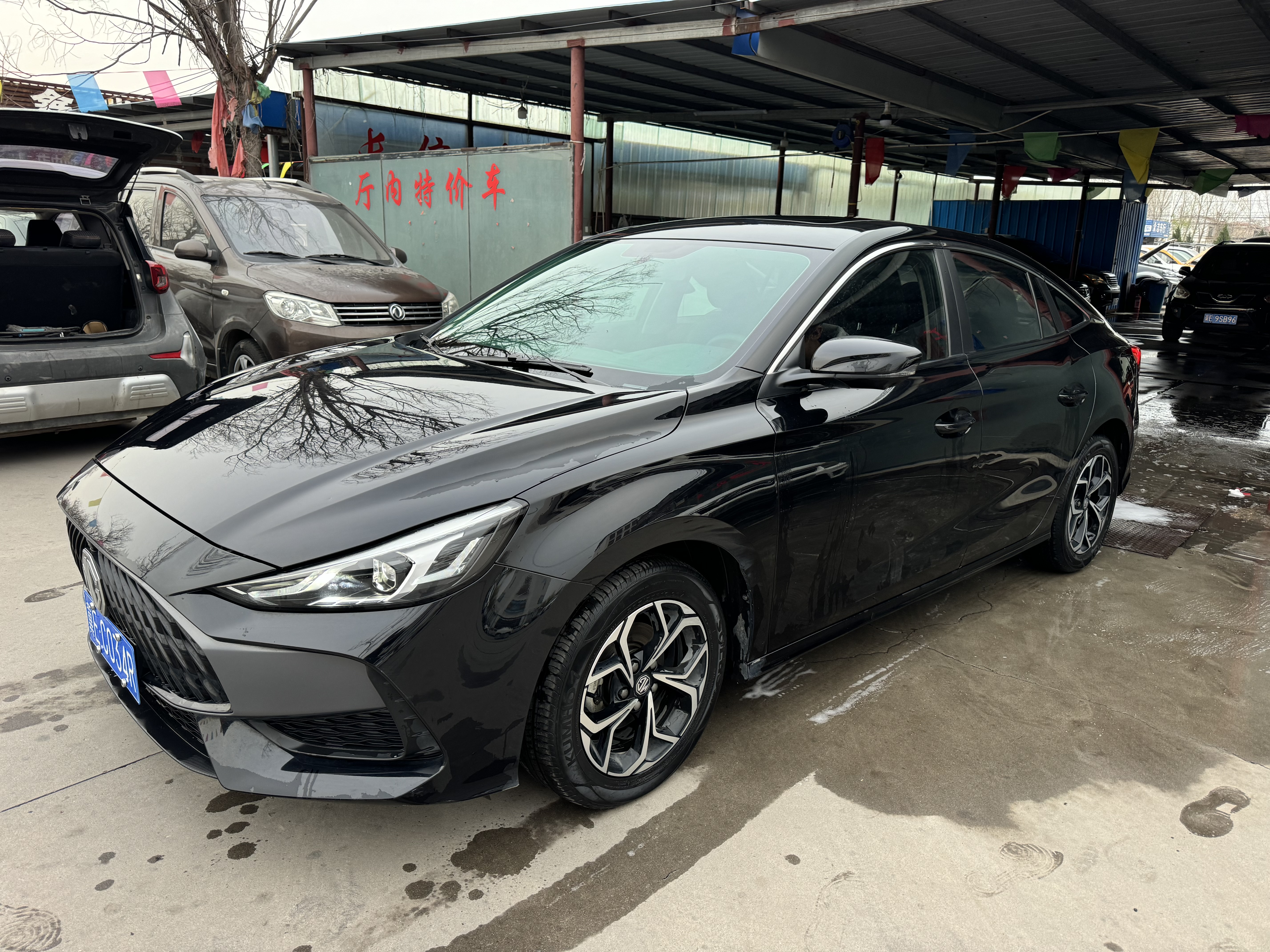 5 2022 5 2022 immagine di auto