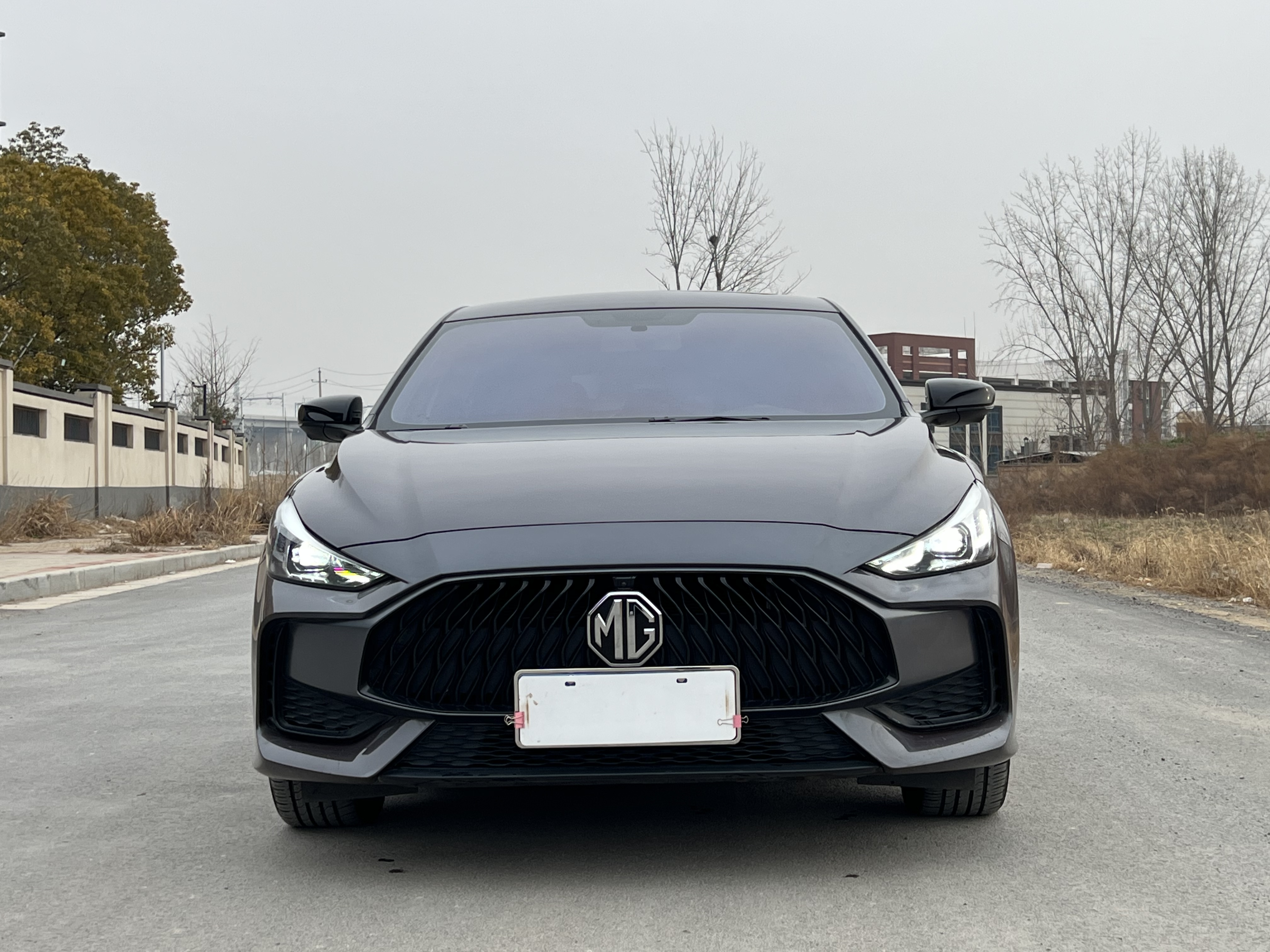 5 2023 5 2023 car image