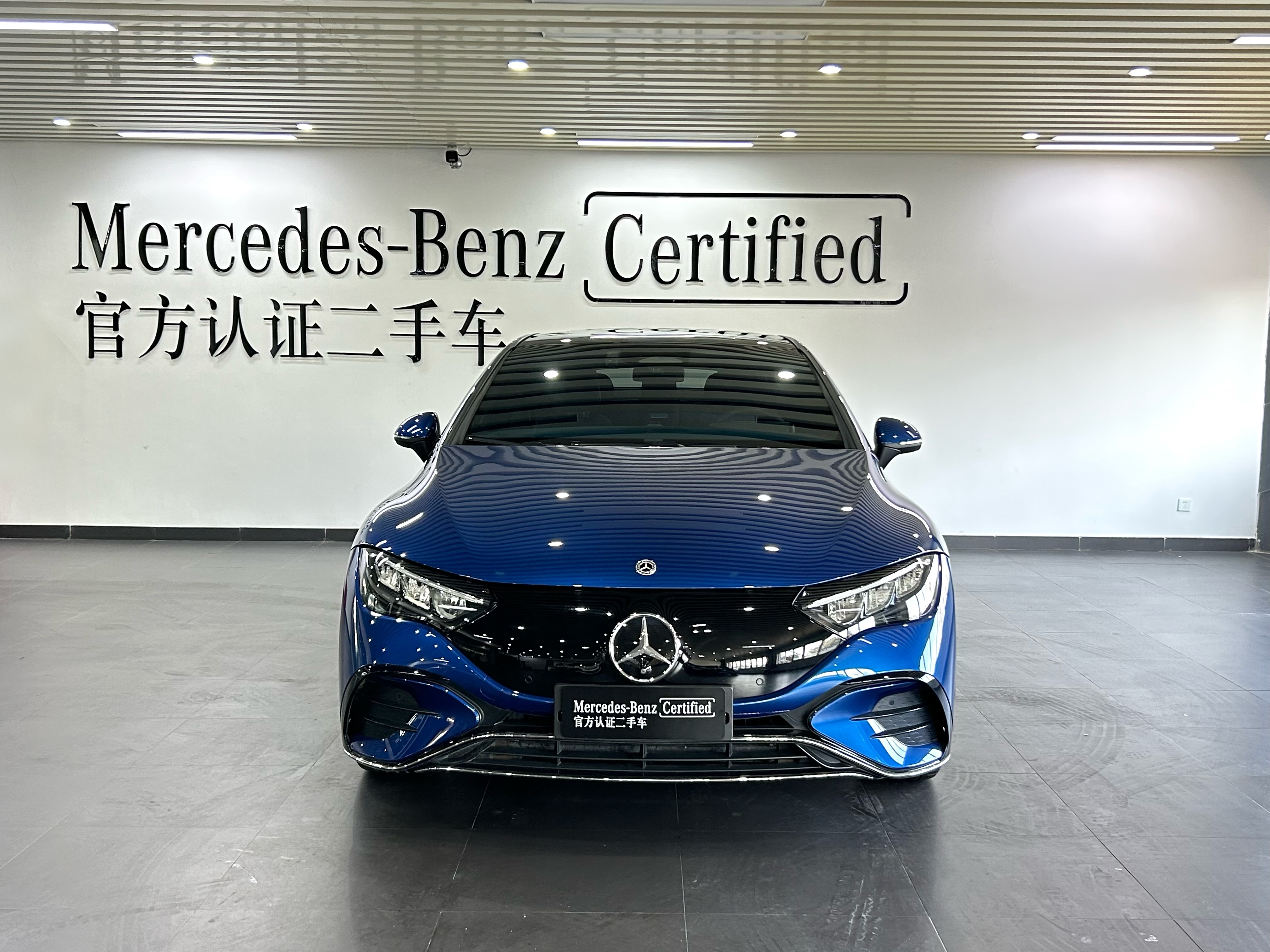 Mercedes-Benz EQE Class 2024 car image 