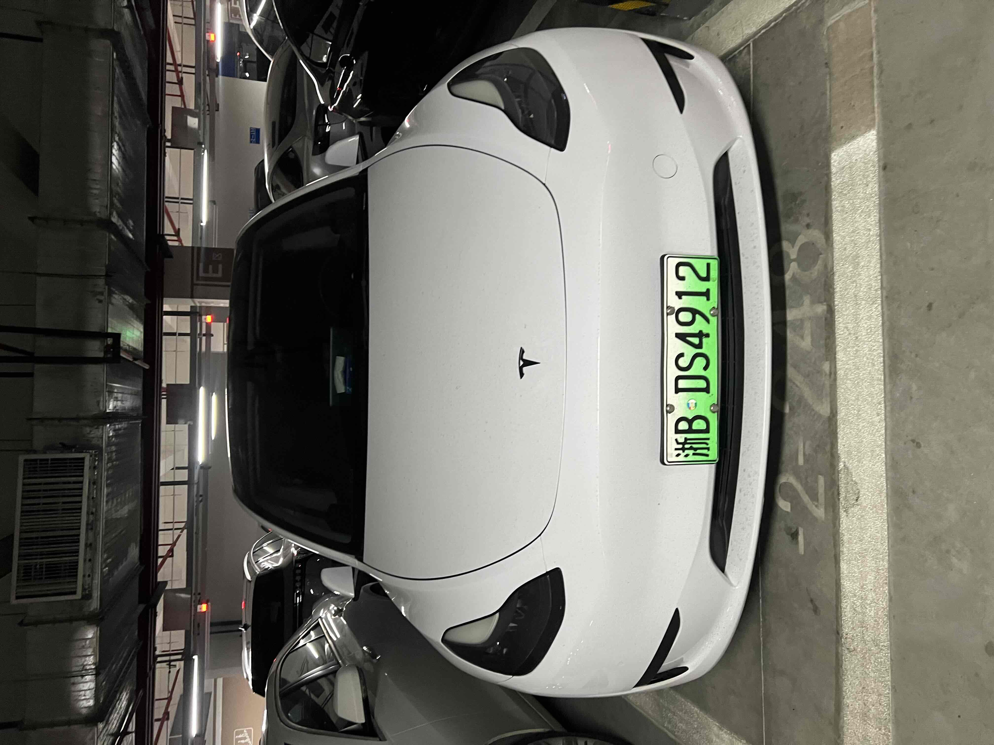 Tesla Model Y 2022 Tesla Model Y 2022 car image
