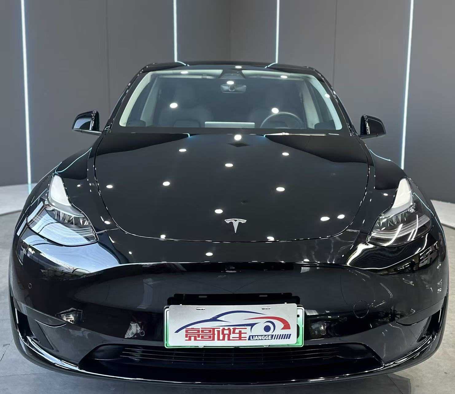 Tesla Model Y 2023 car image 