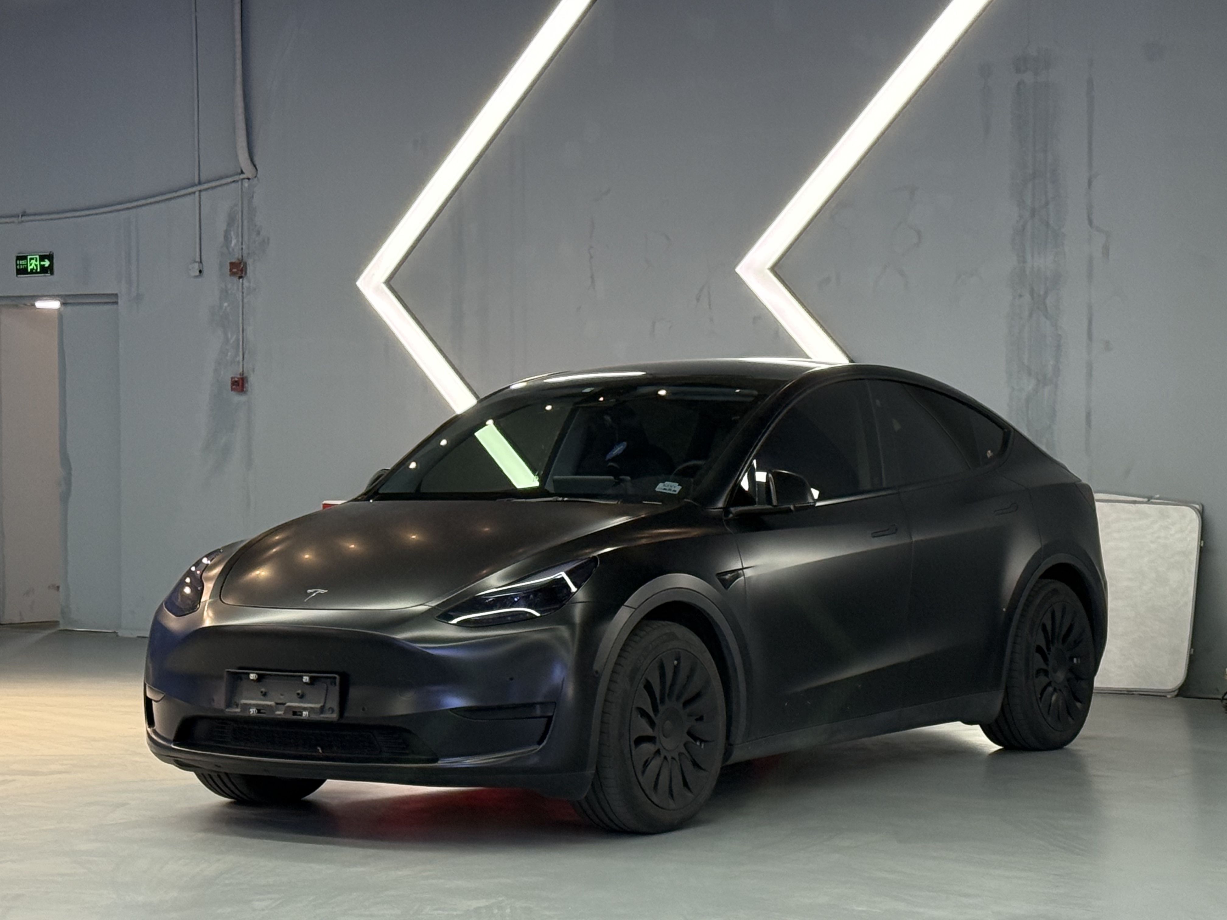 Tesla Model Y 2022 汽车图片 