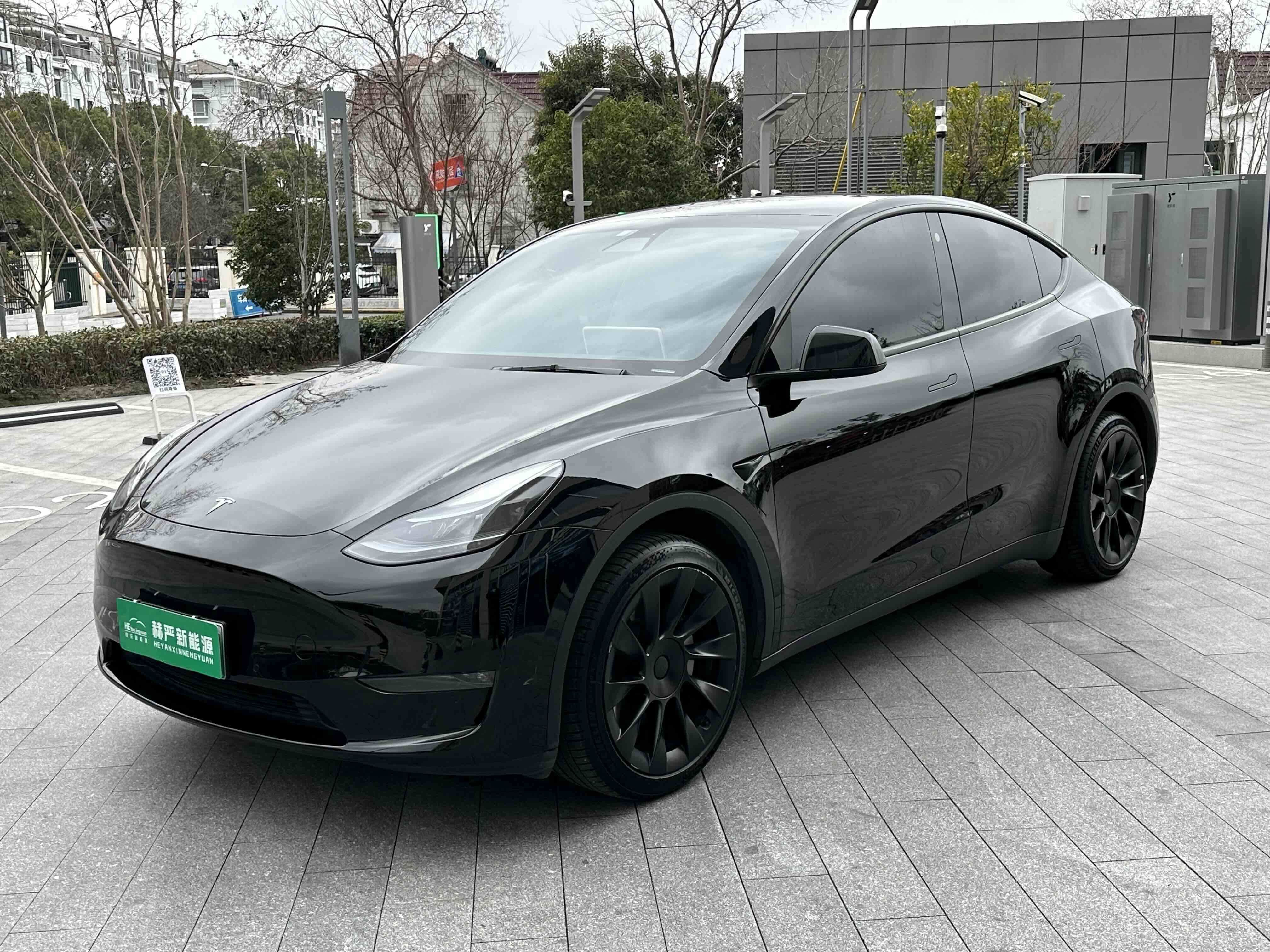 Tesla Model Y 2022 汽车图片 