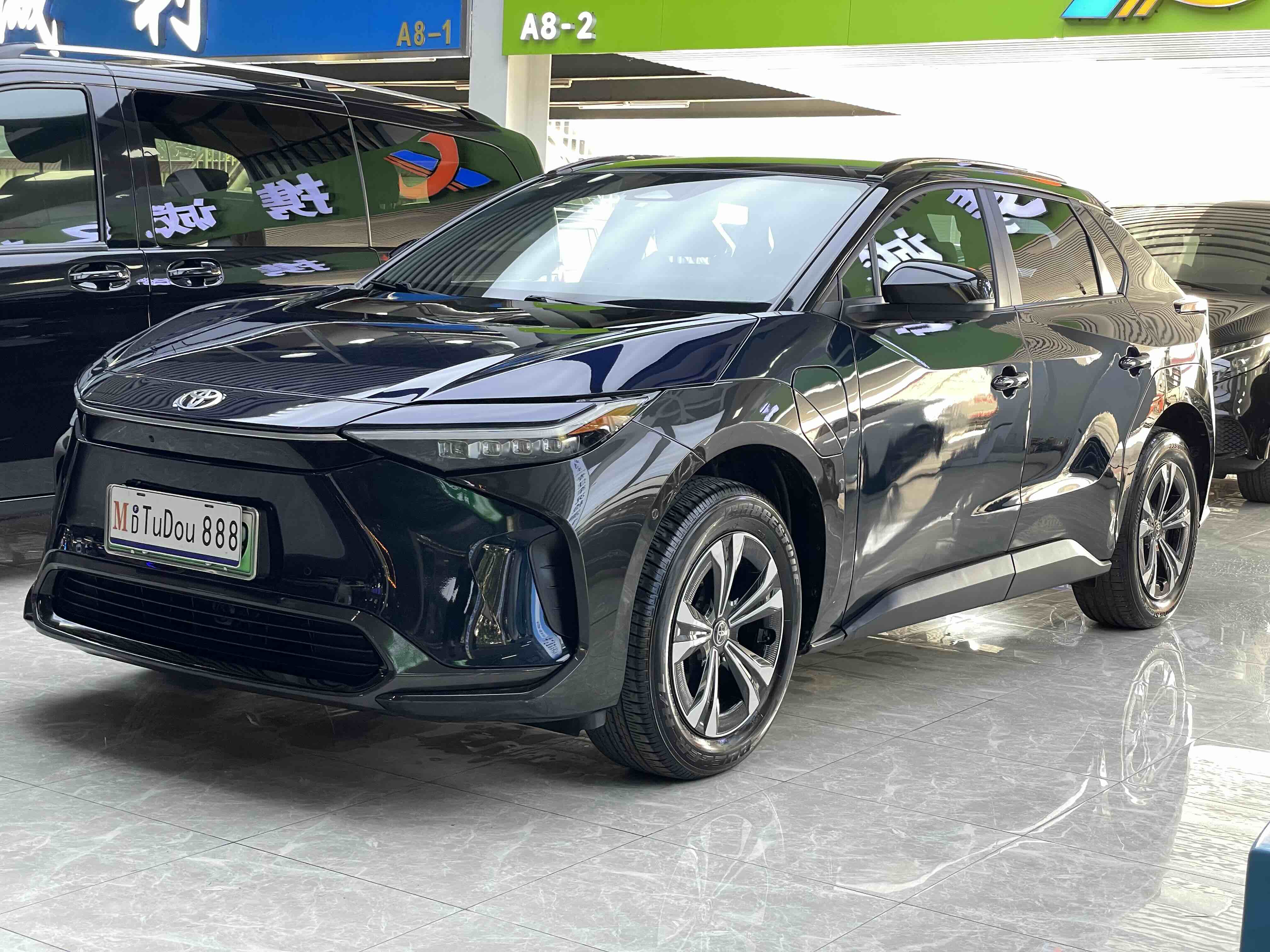 Toyota bZ4X 2022 汽车图片 