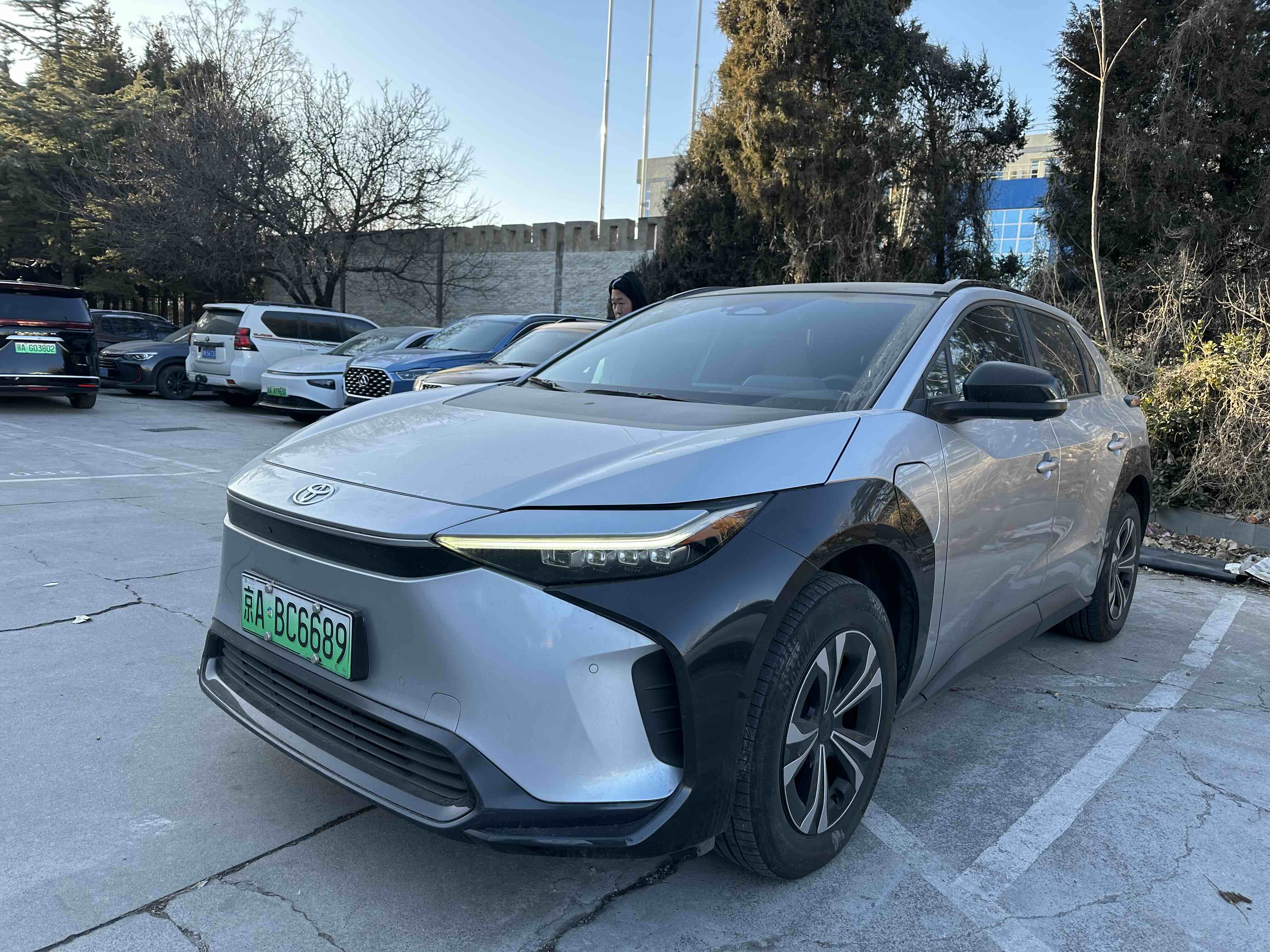 Toyota bZ4X 2022 汽车图片 