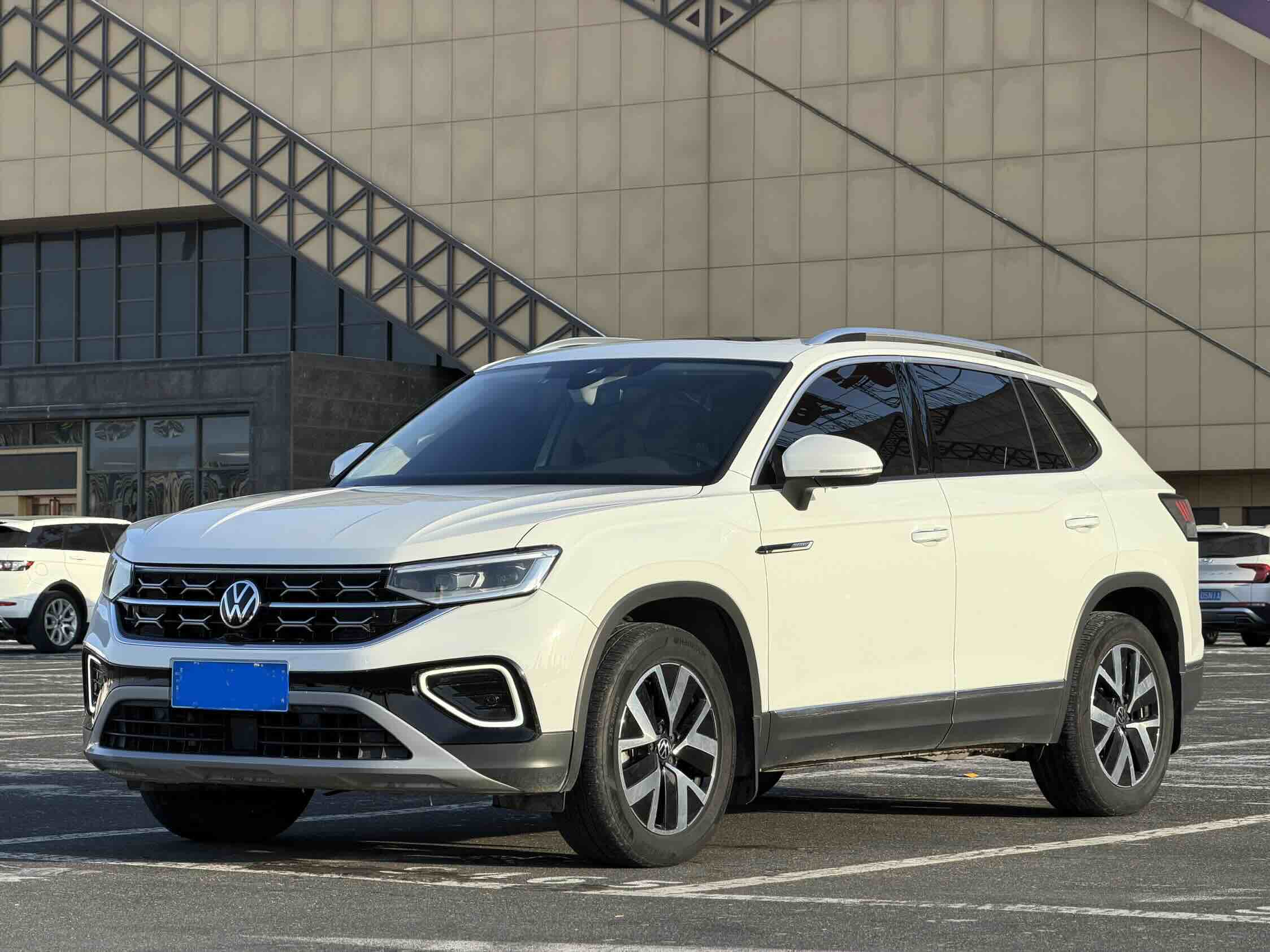 Volkswagen Tayron 2023 immagine di auto 