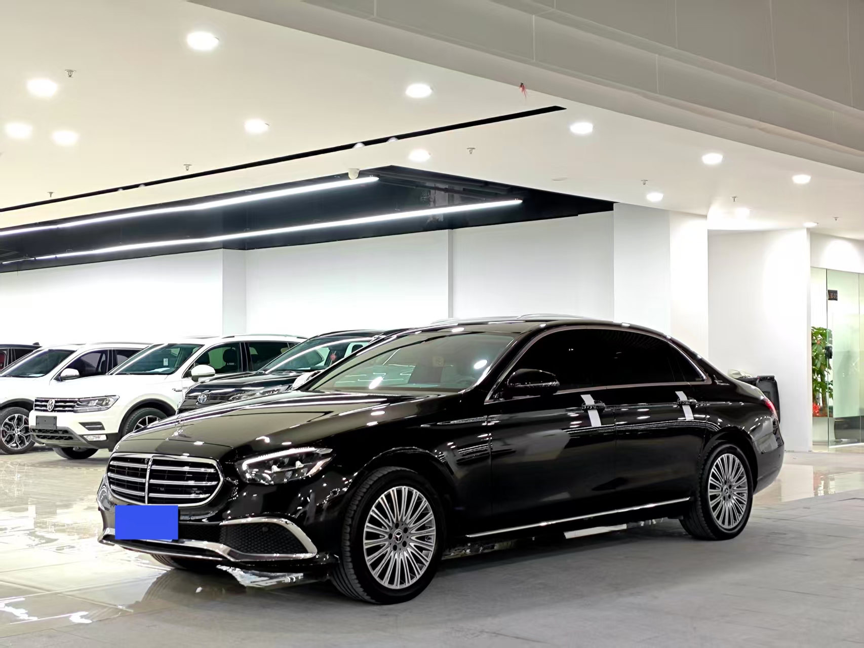 Mercedes-Benz E Class 2023 car image 