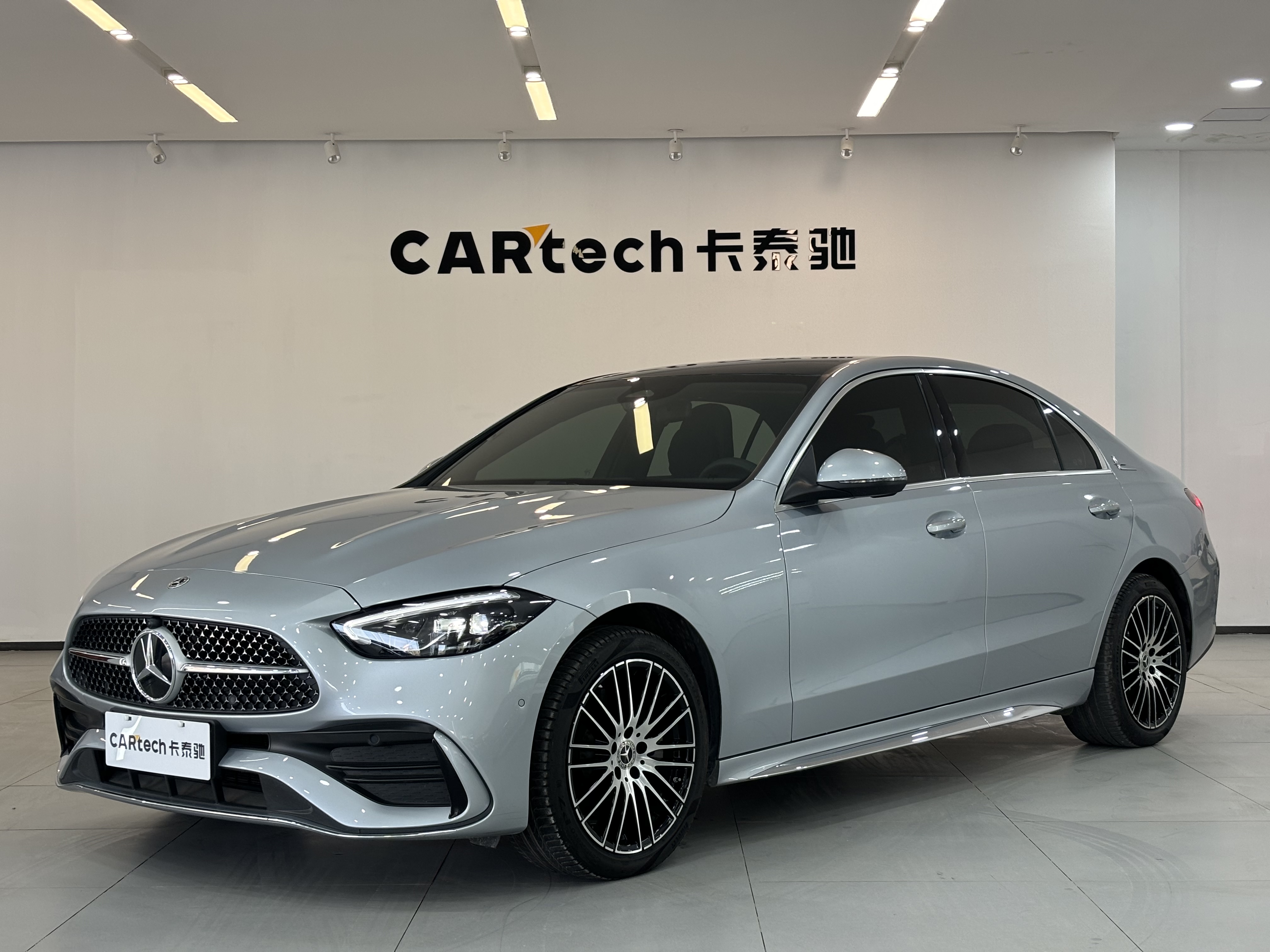 C Class 2023 immagine di auto 
