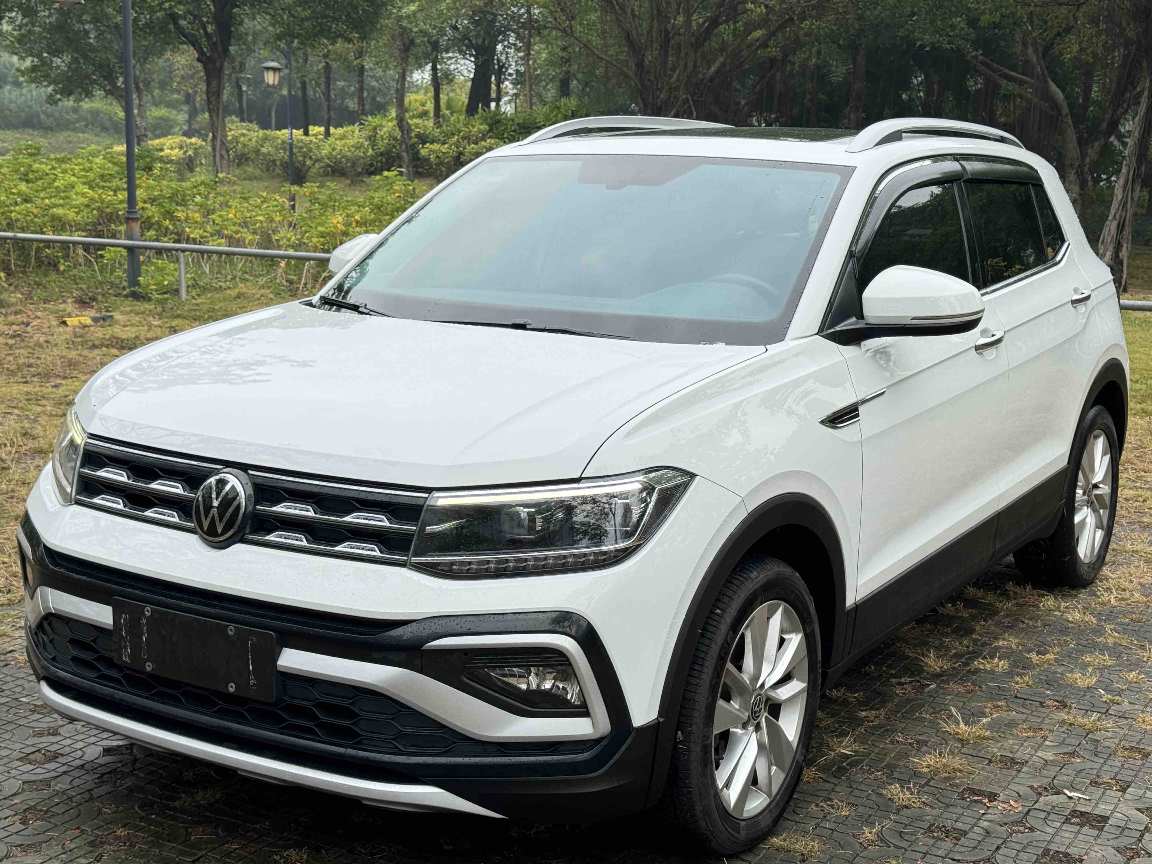Volkswagen T-Cross 2023 car image 