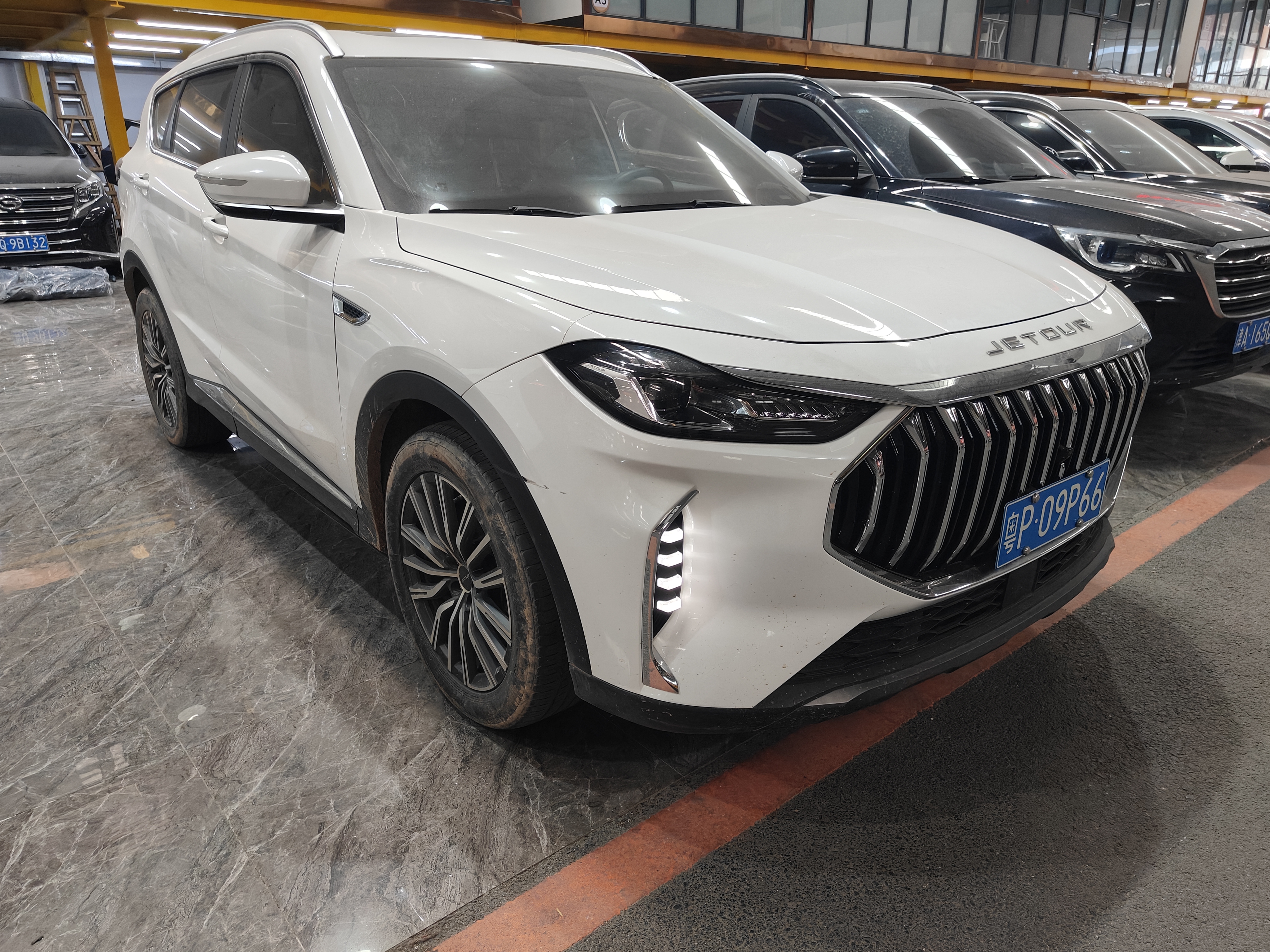 X70 PLUS 2023 car image 
