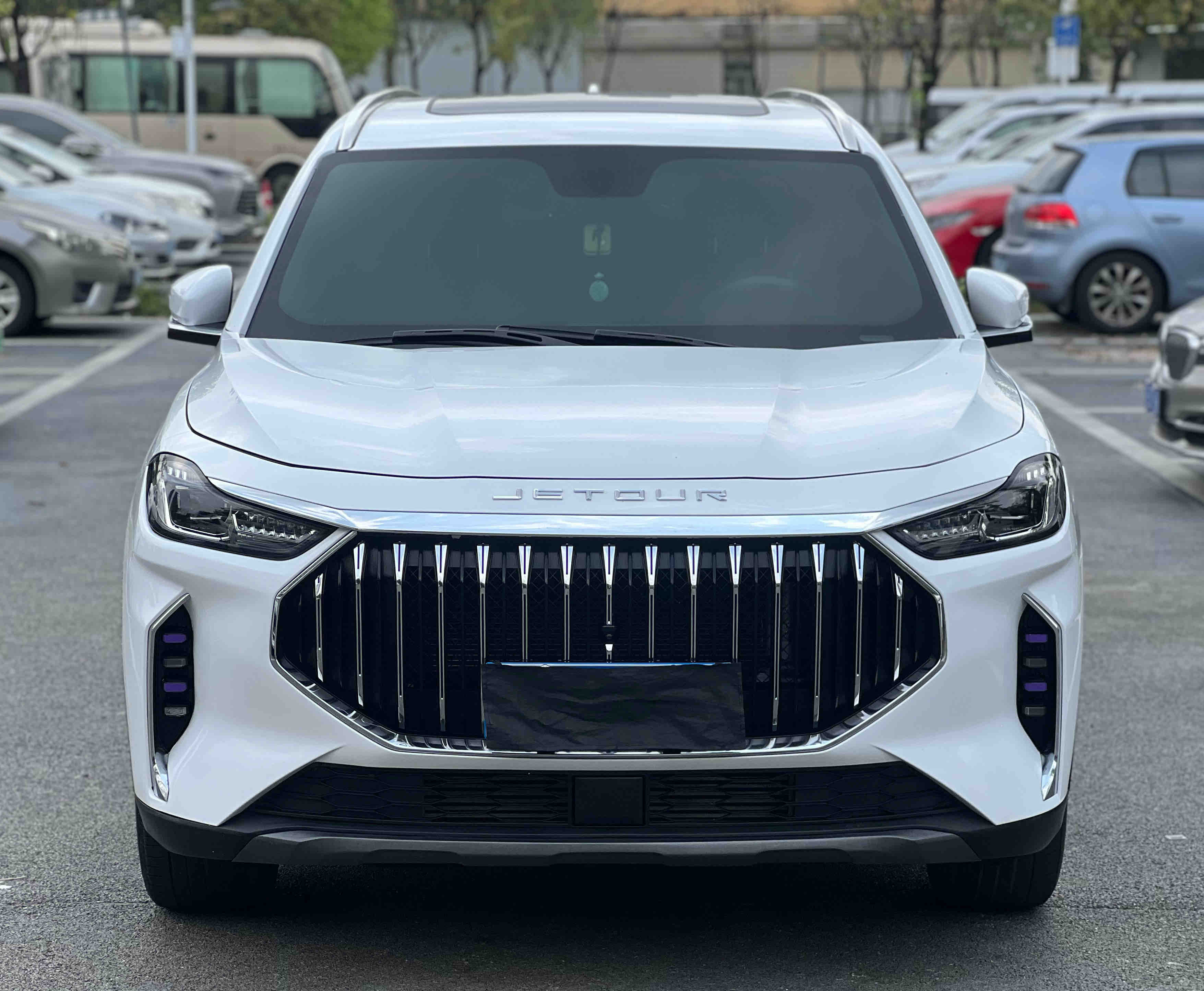 X70 PLUS 2023 car image 