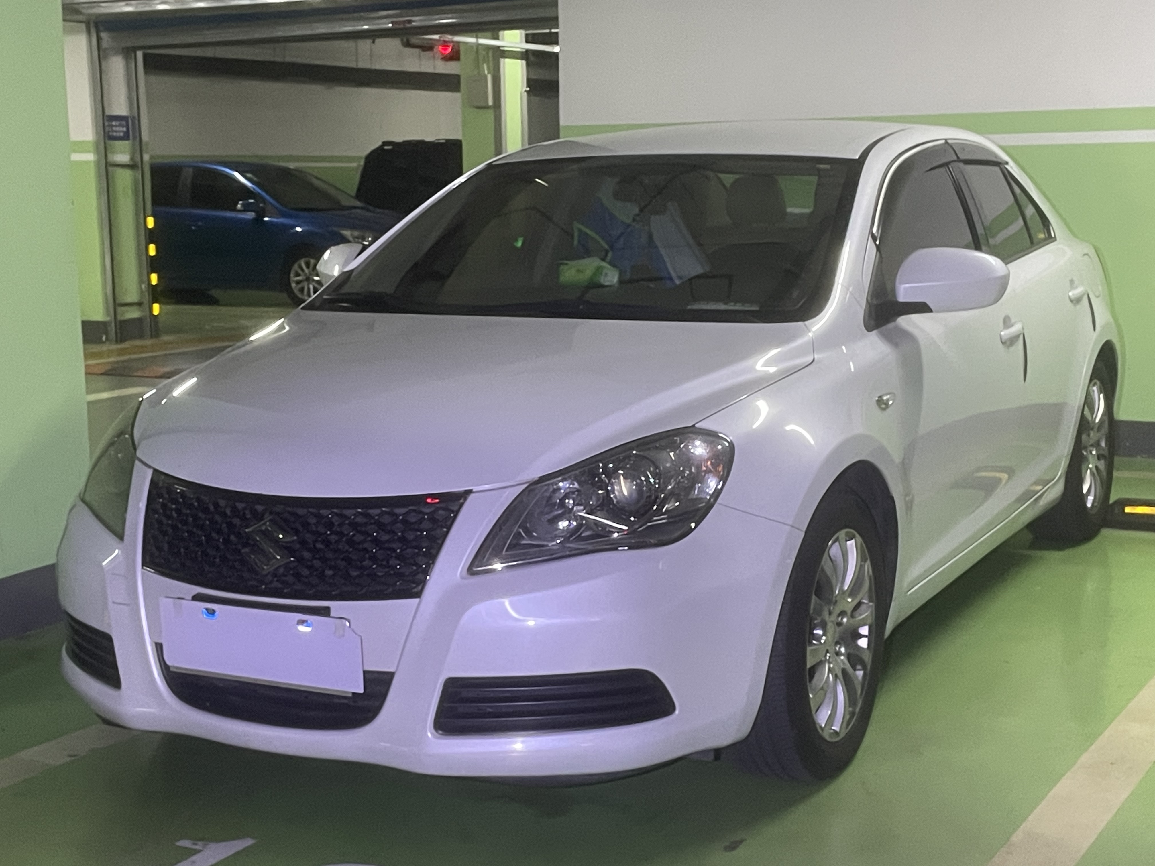 Suzuki 2015 Suzuki 2015 car image