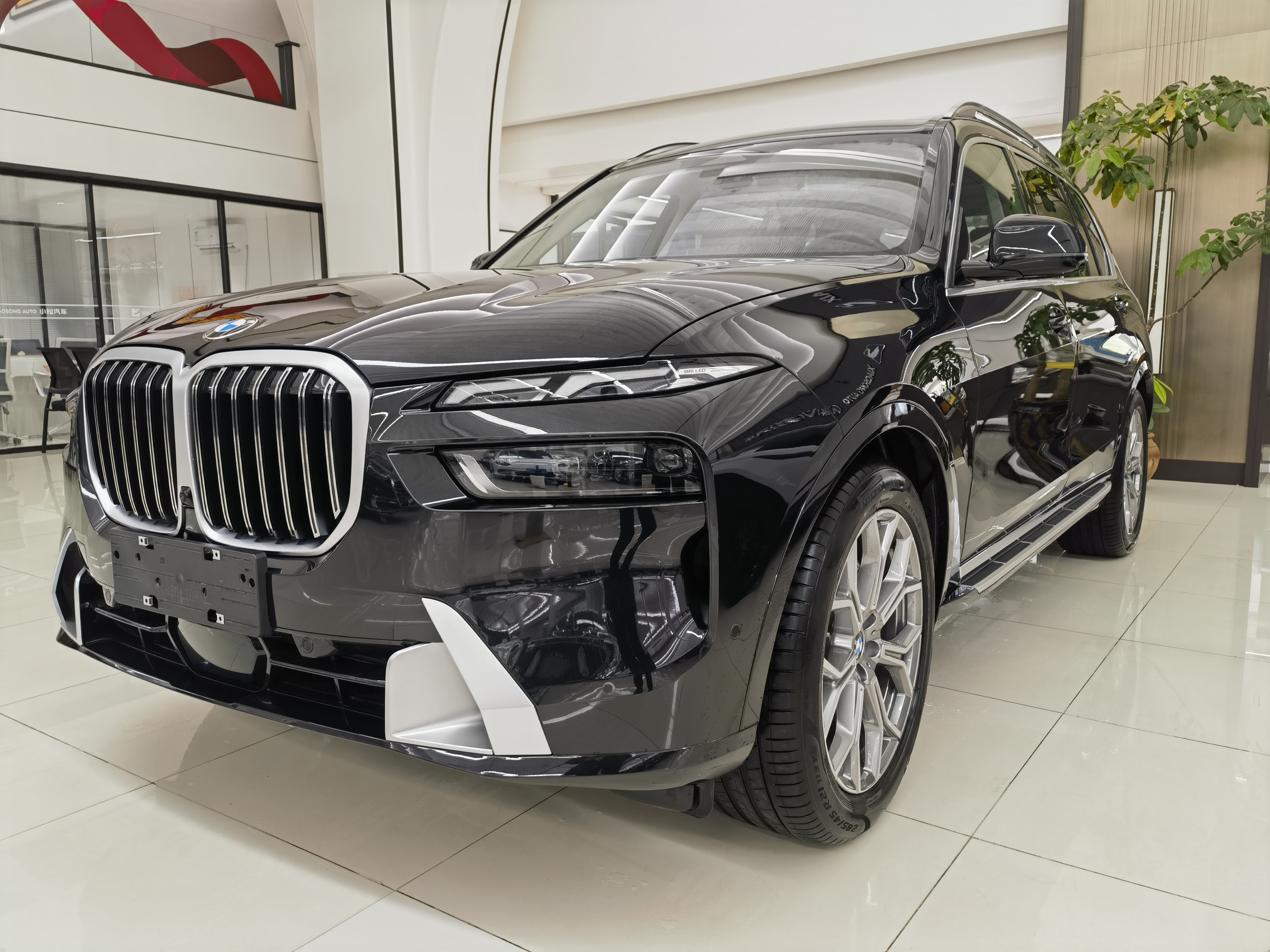 BMW X7 2024 car image 