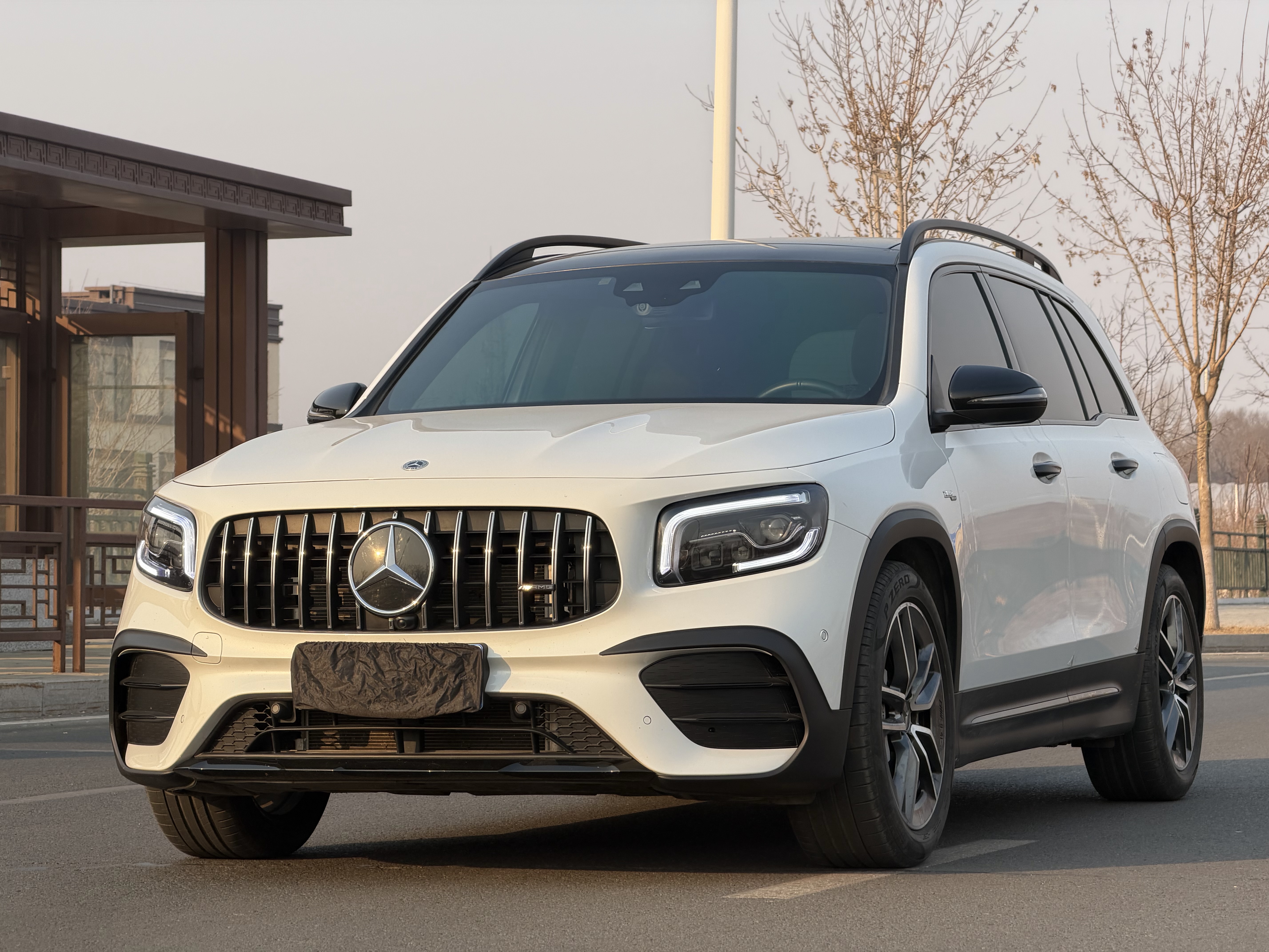 Mercedes-Benz GLB AMG 2023 汽车图片 
