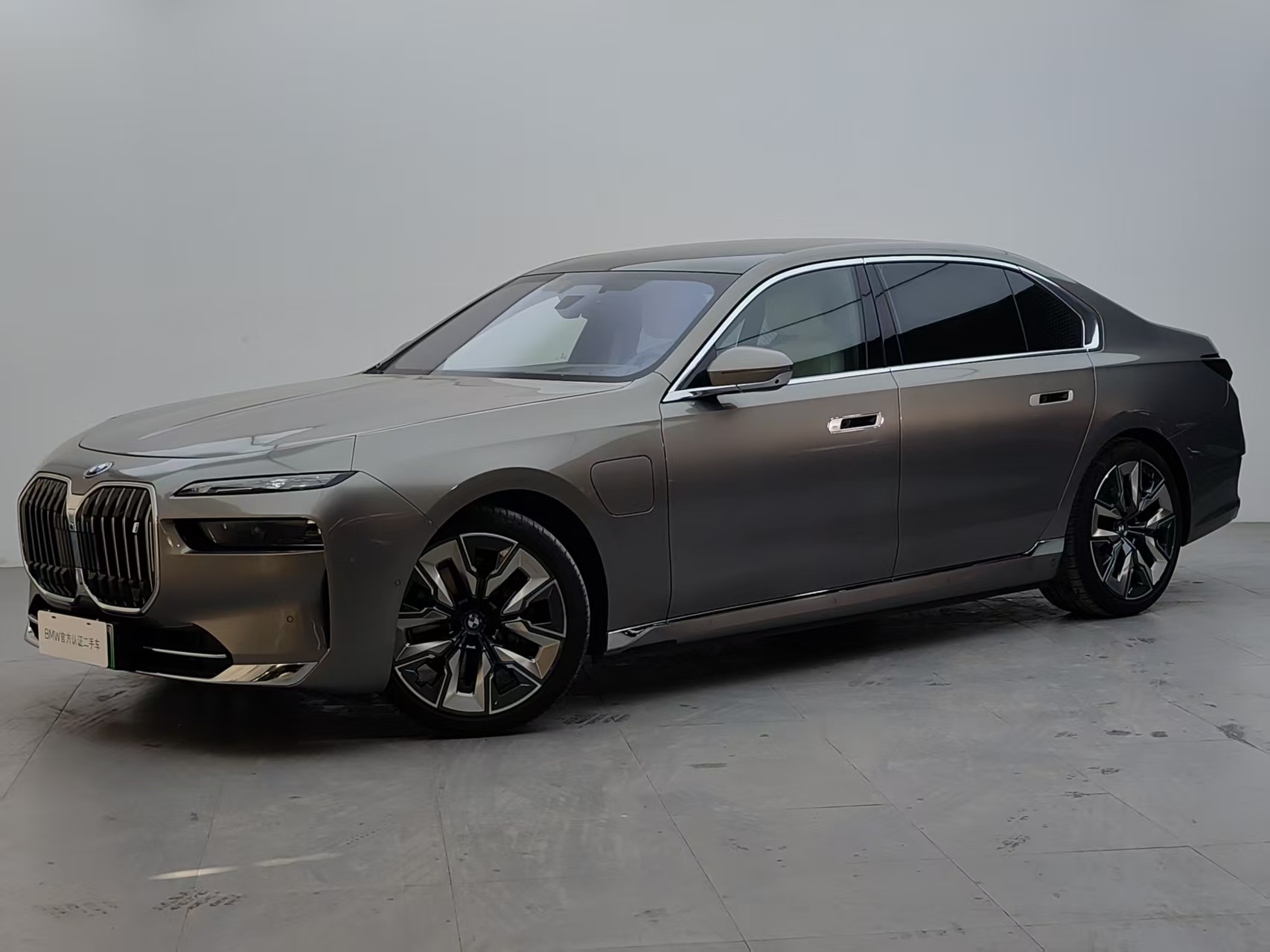 BMW i7 2023 car image 