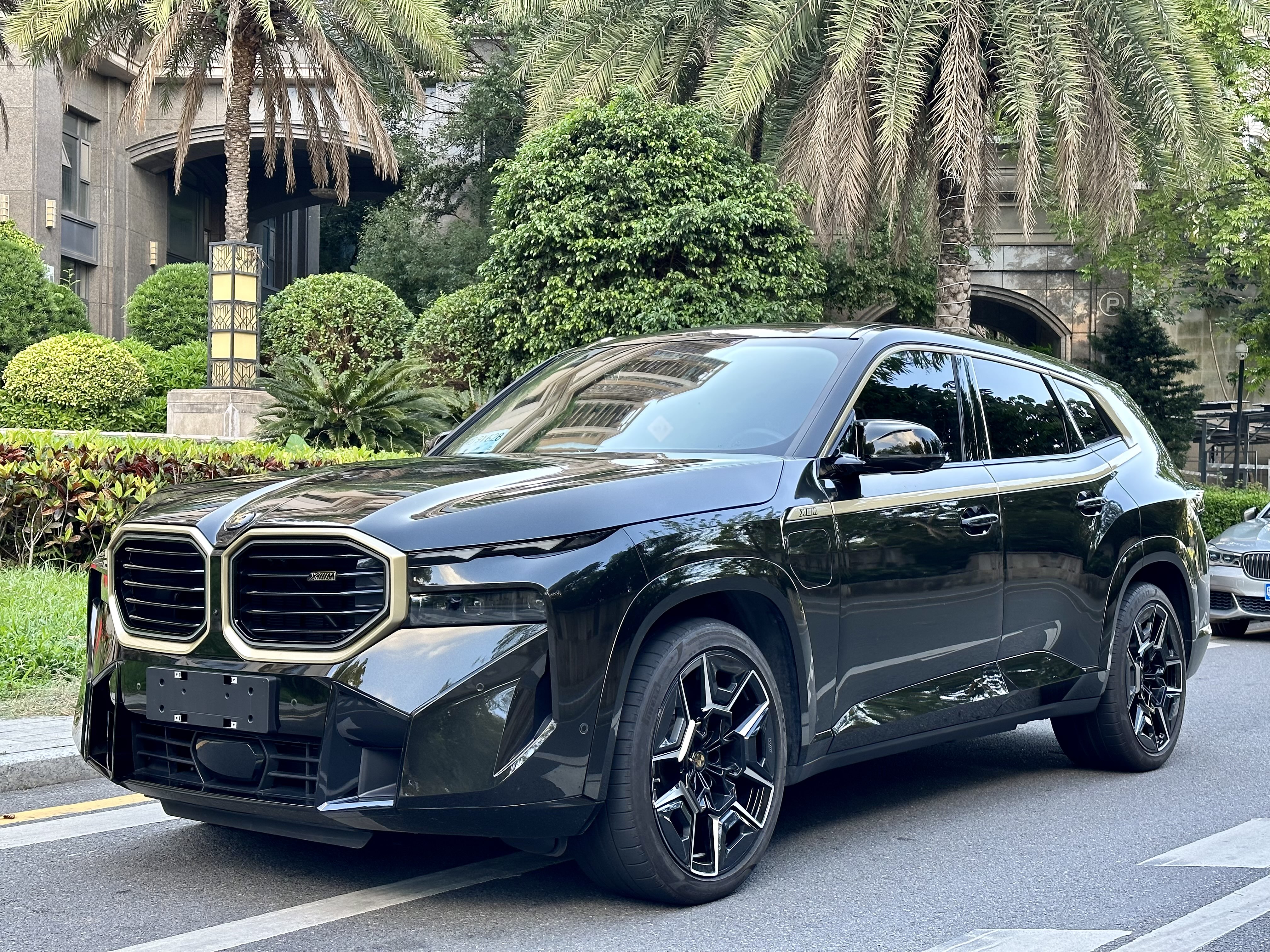 BMW XM 2023 car image 