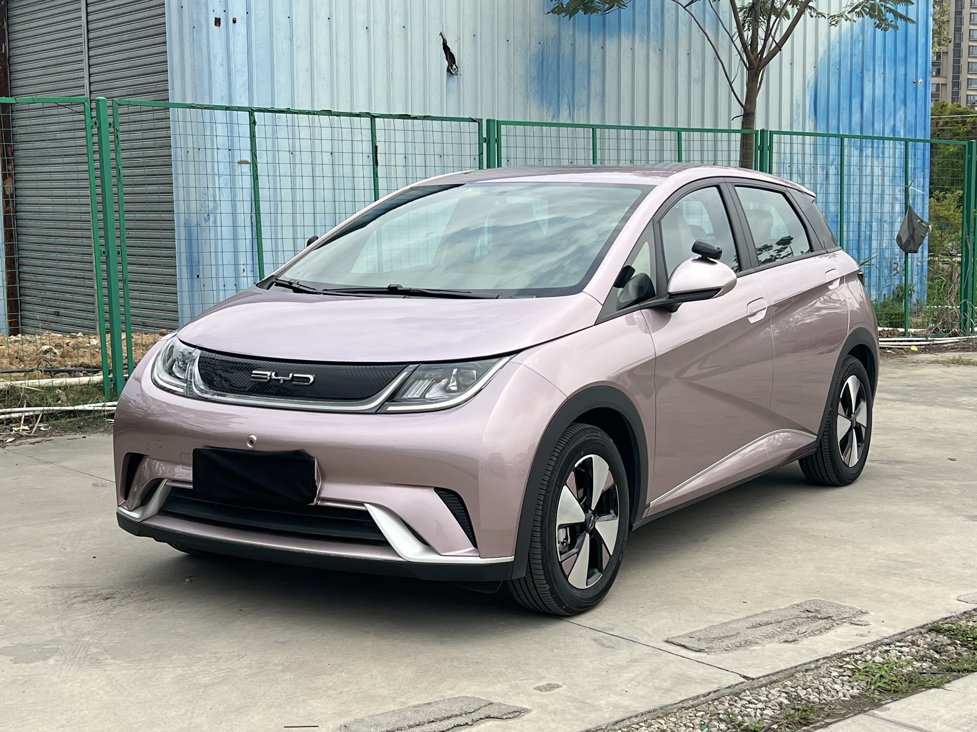 BYD Dolphin 2023 صورة سيارة 