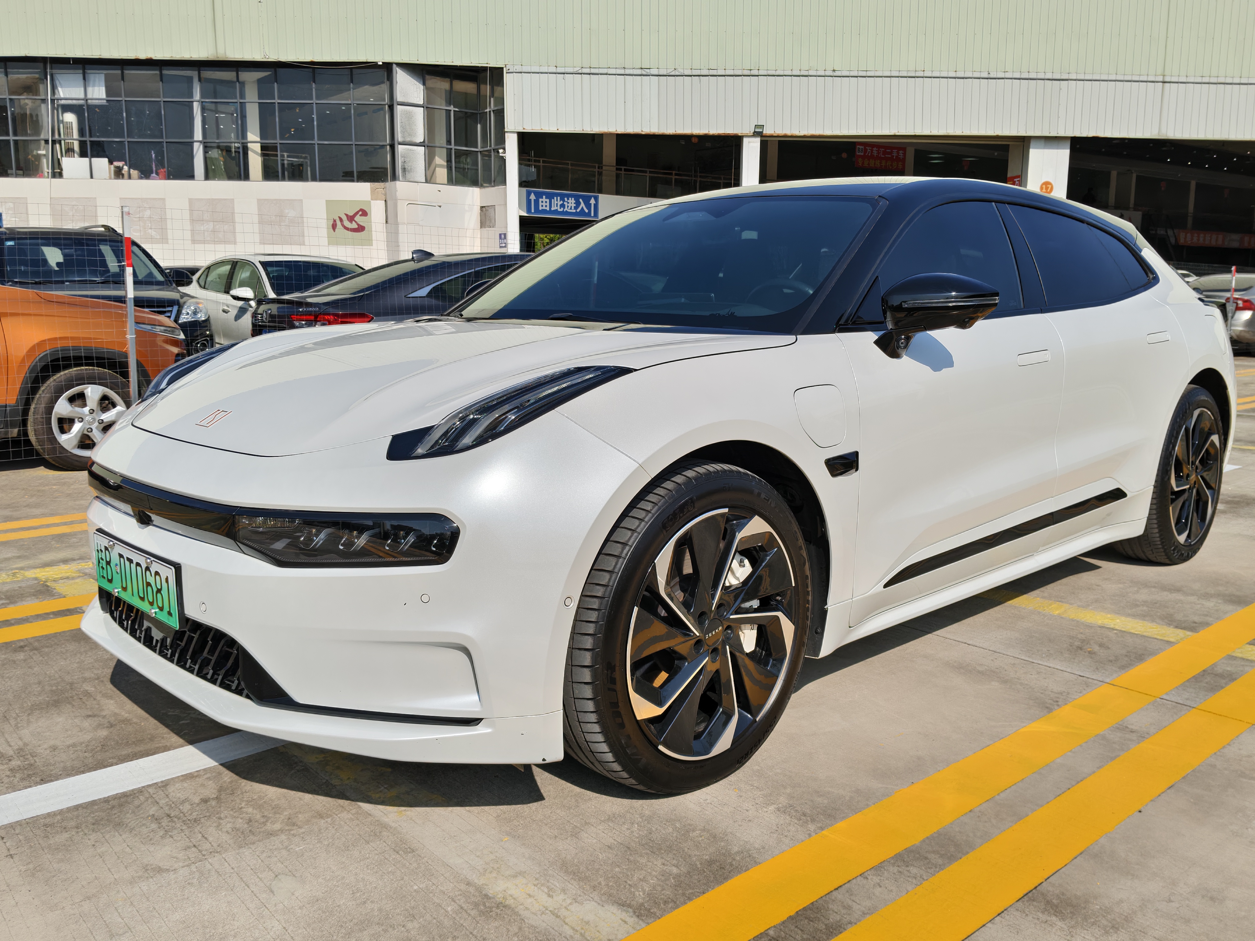 Zeekr 001 2024 汽车图片 