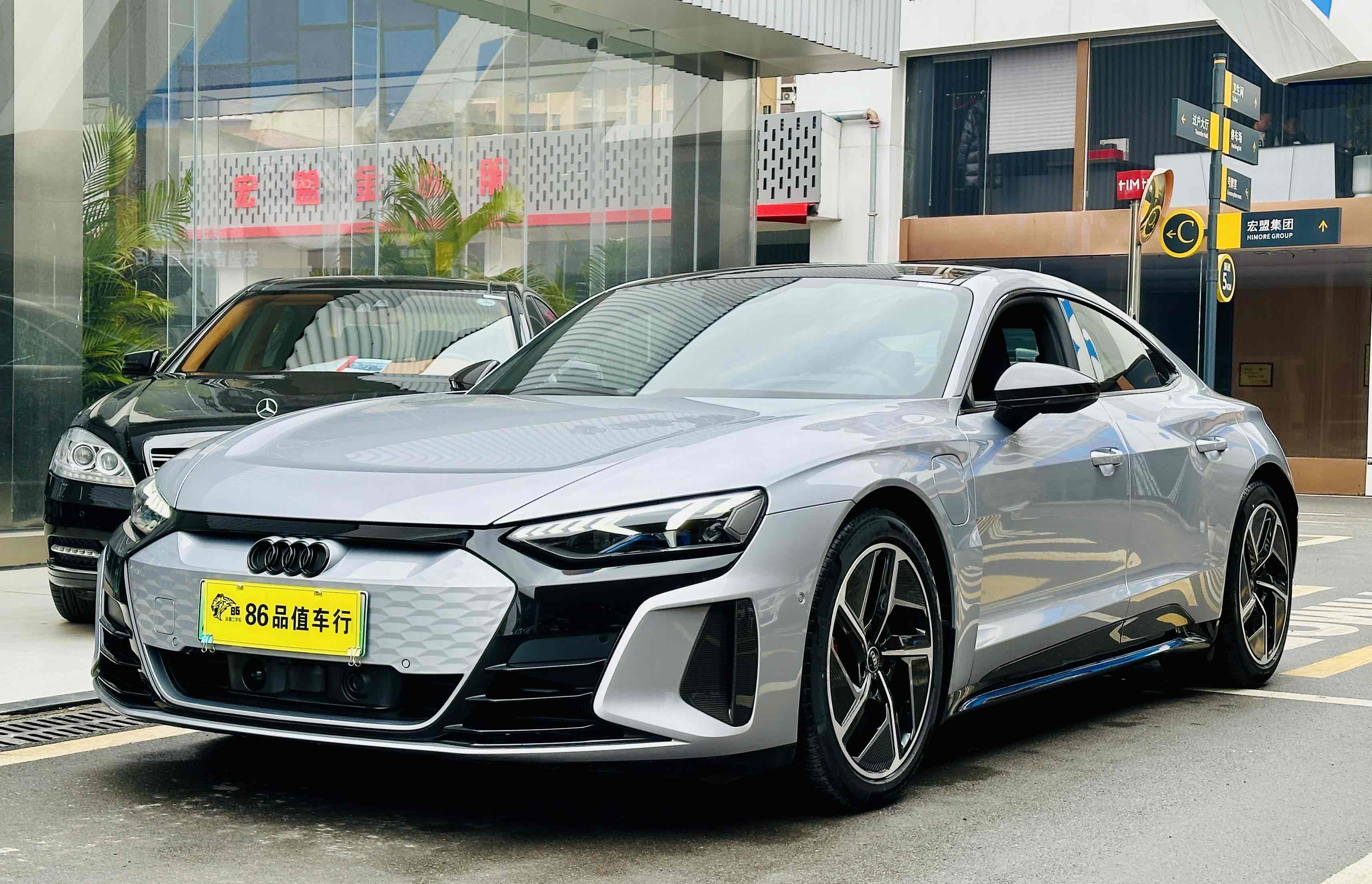 Audi RS e-tron GT 2024 car image 