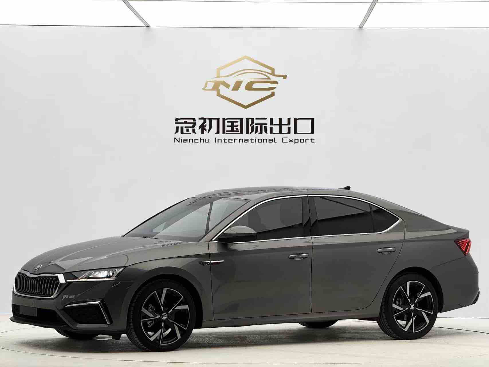 Skoda Octavia 2023 car image 