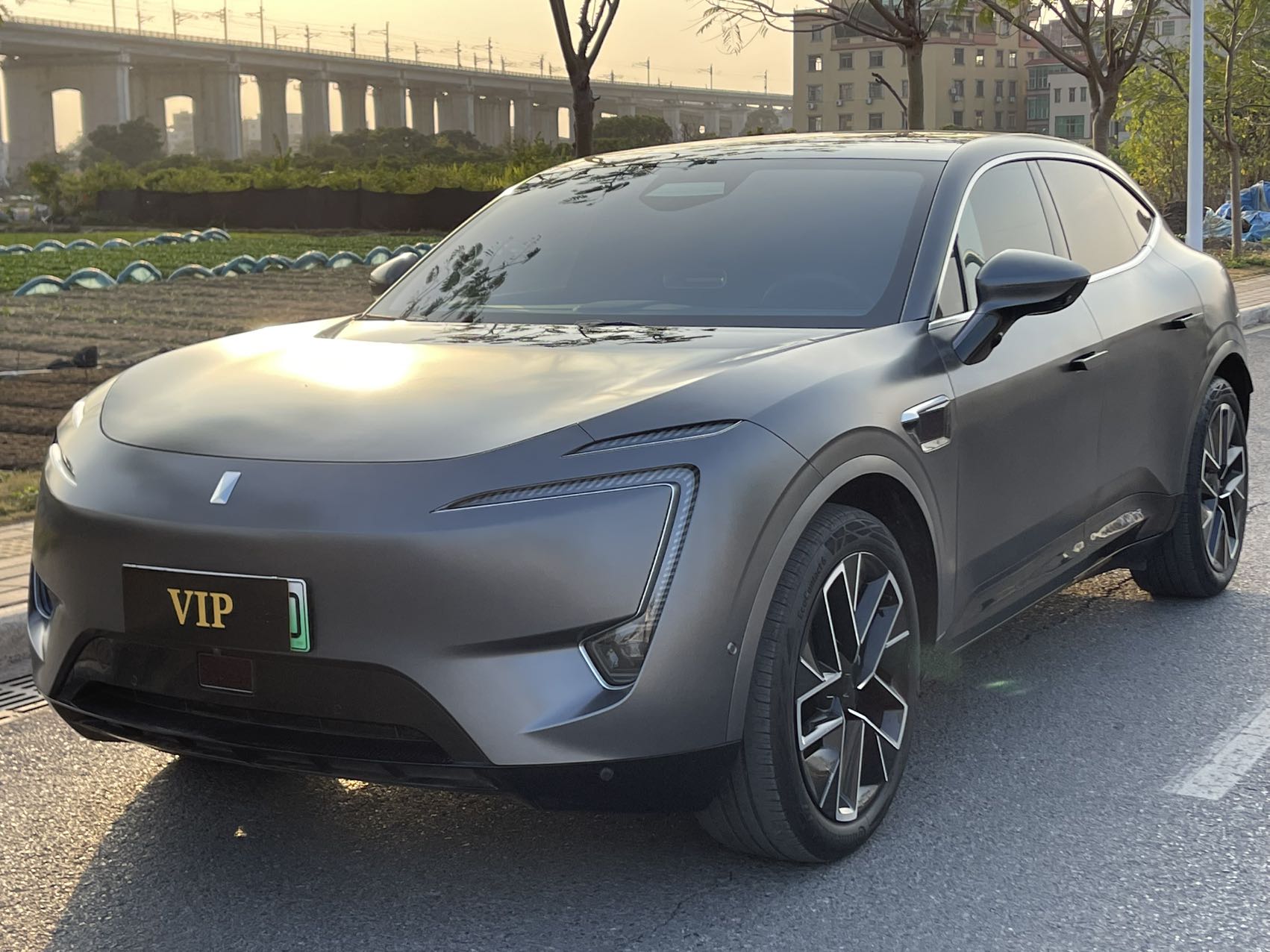 Avatr 11 2023 car image 