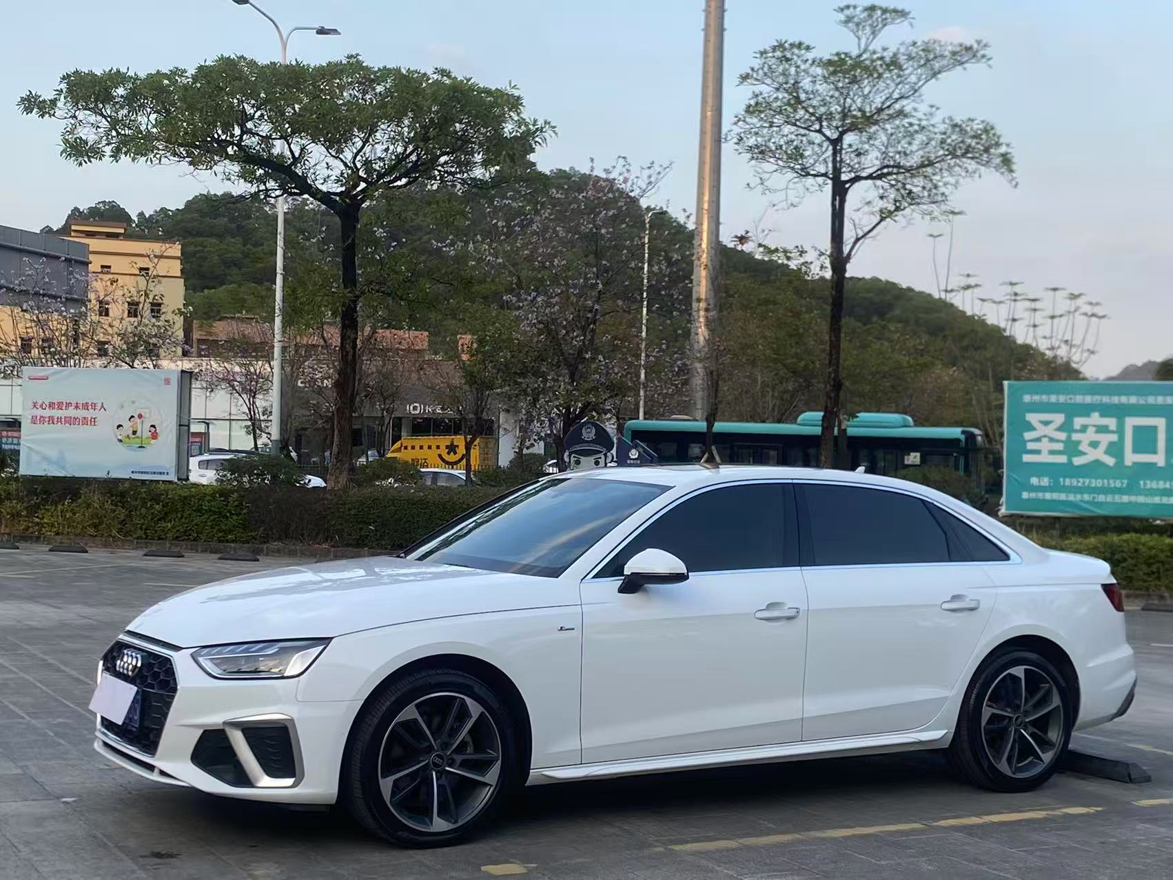 Audi A4L 2024 car image 