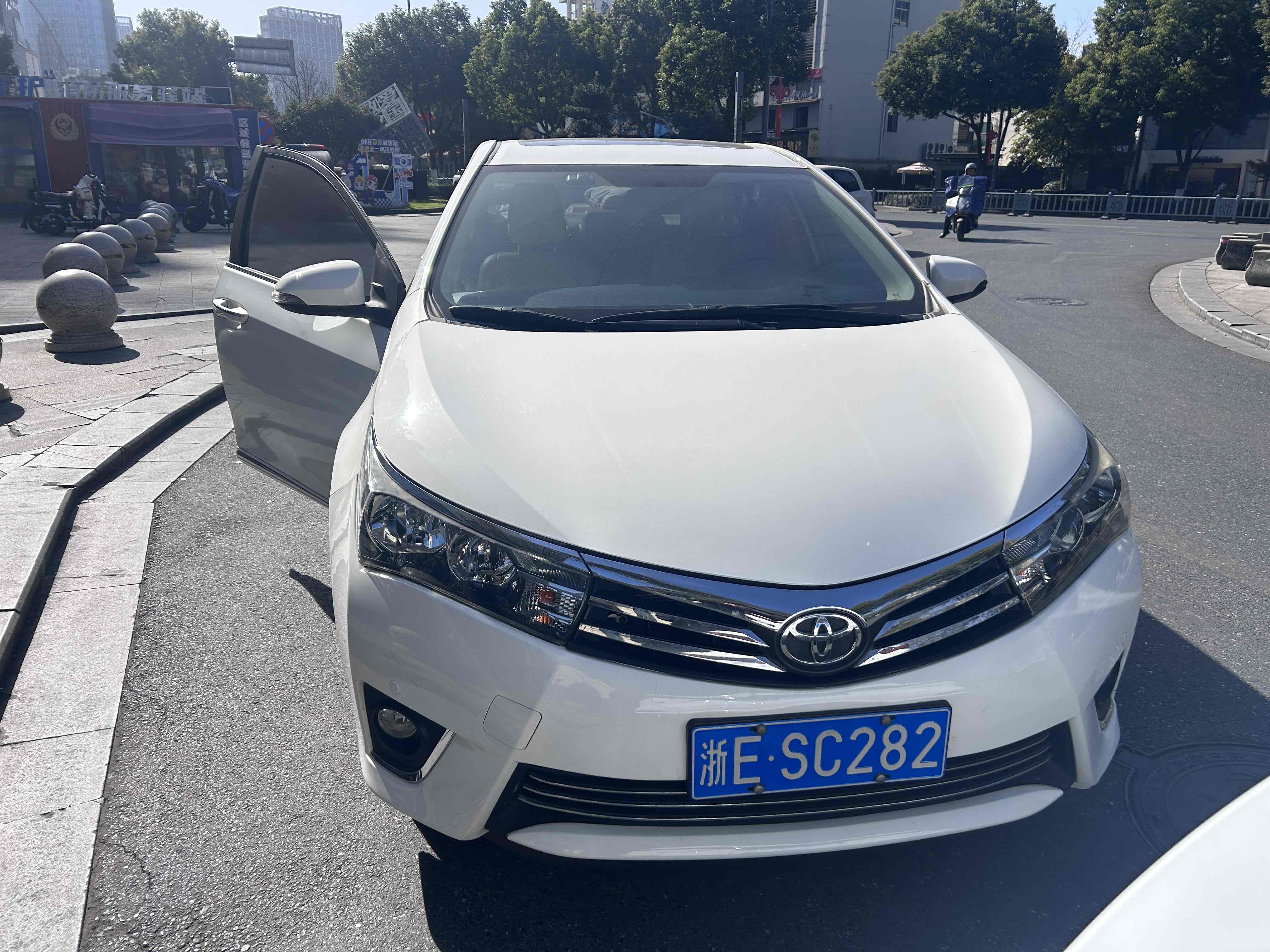 Toyota Corolla 2015 Toyota Corolla 2015 car image