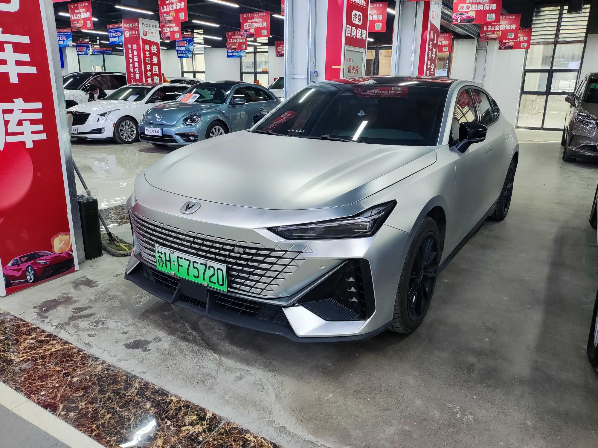 Changan UNI-K iDD 2023 car image 