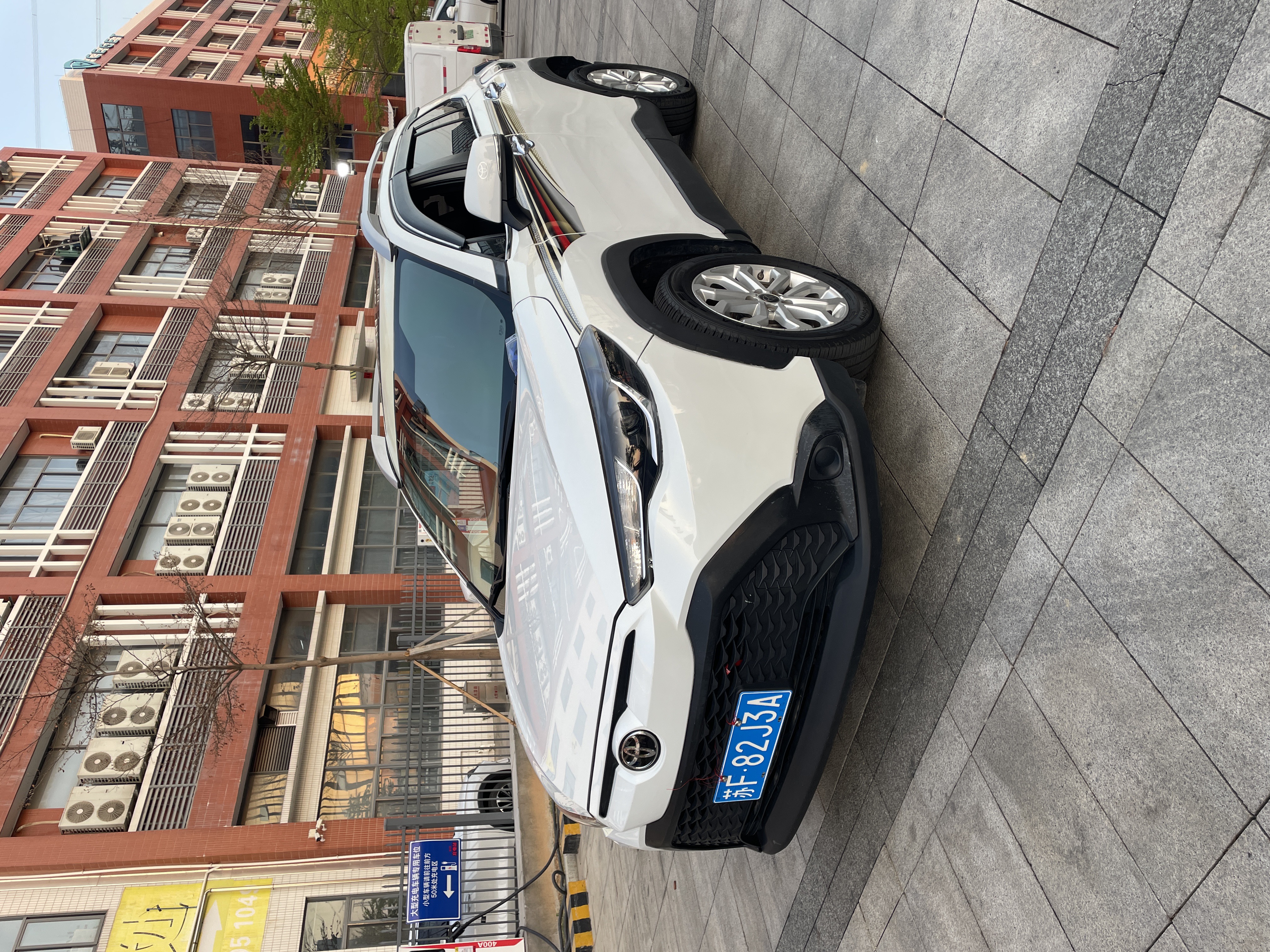 Toyota Frontlander 2022 汽车图片 