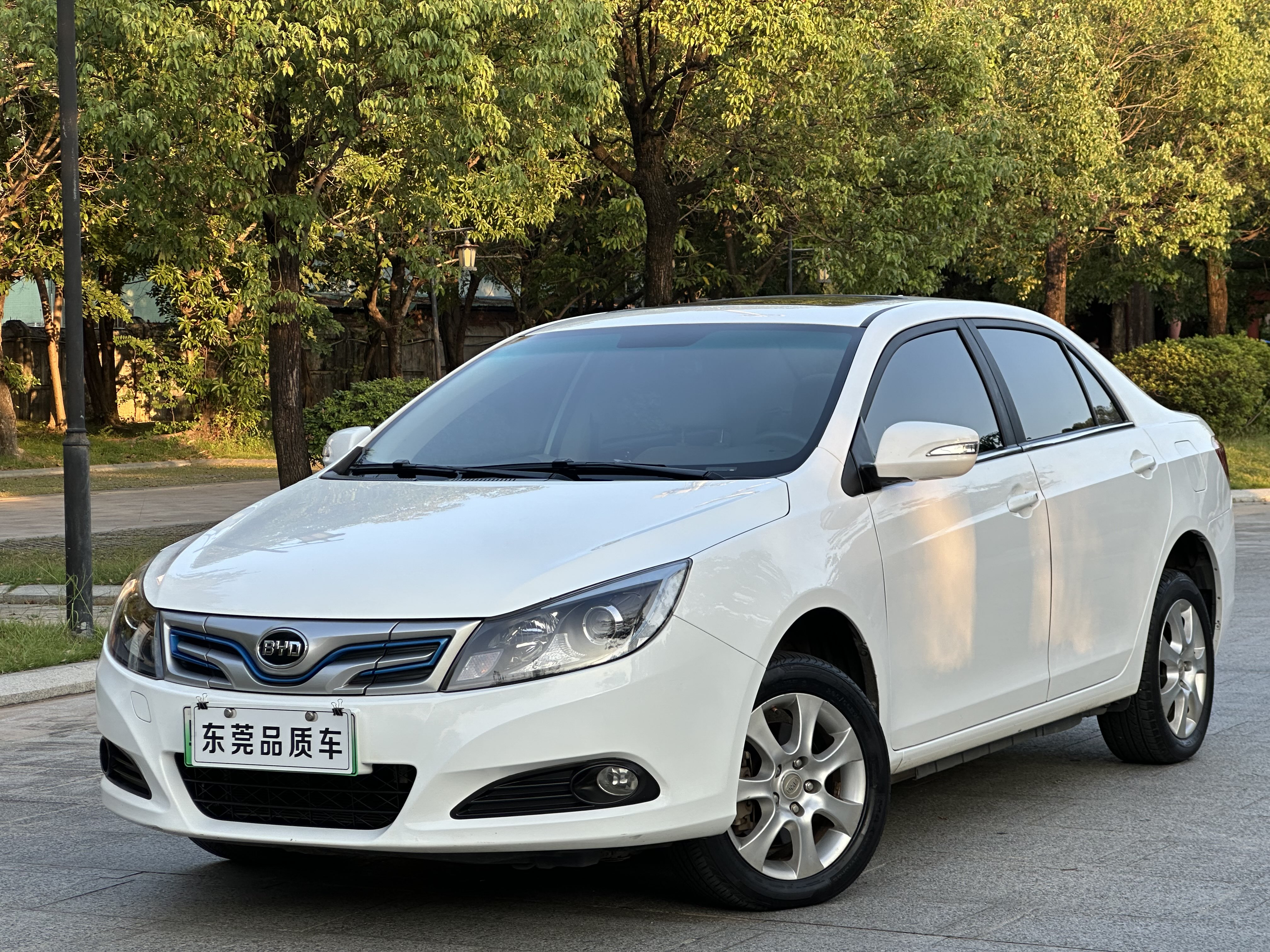 BYD G5 2017 car image 