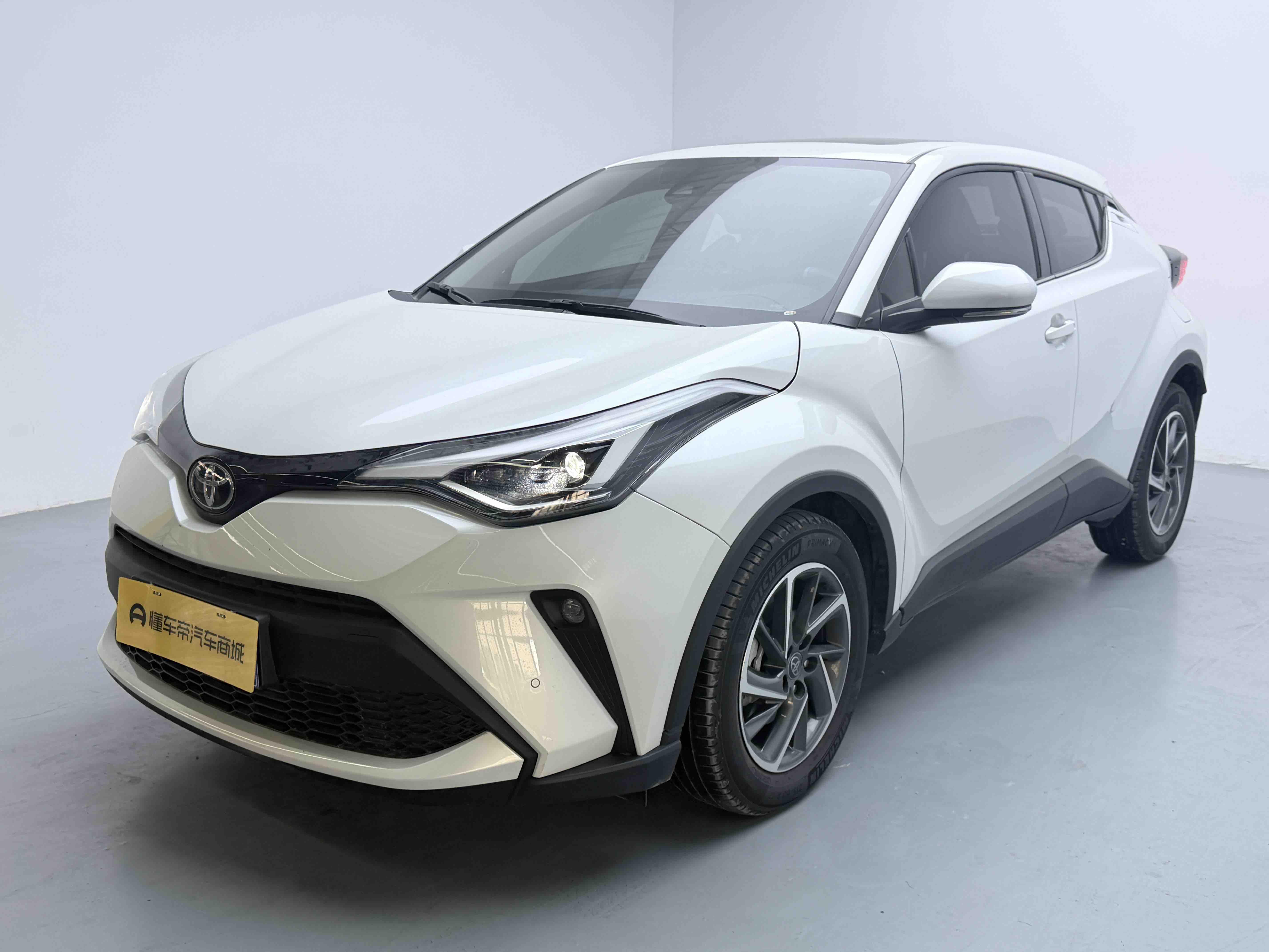 Toyota C-HR 2024 car image 