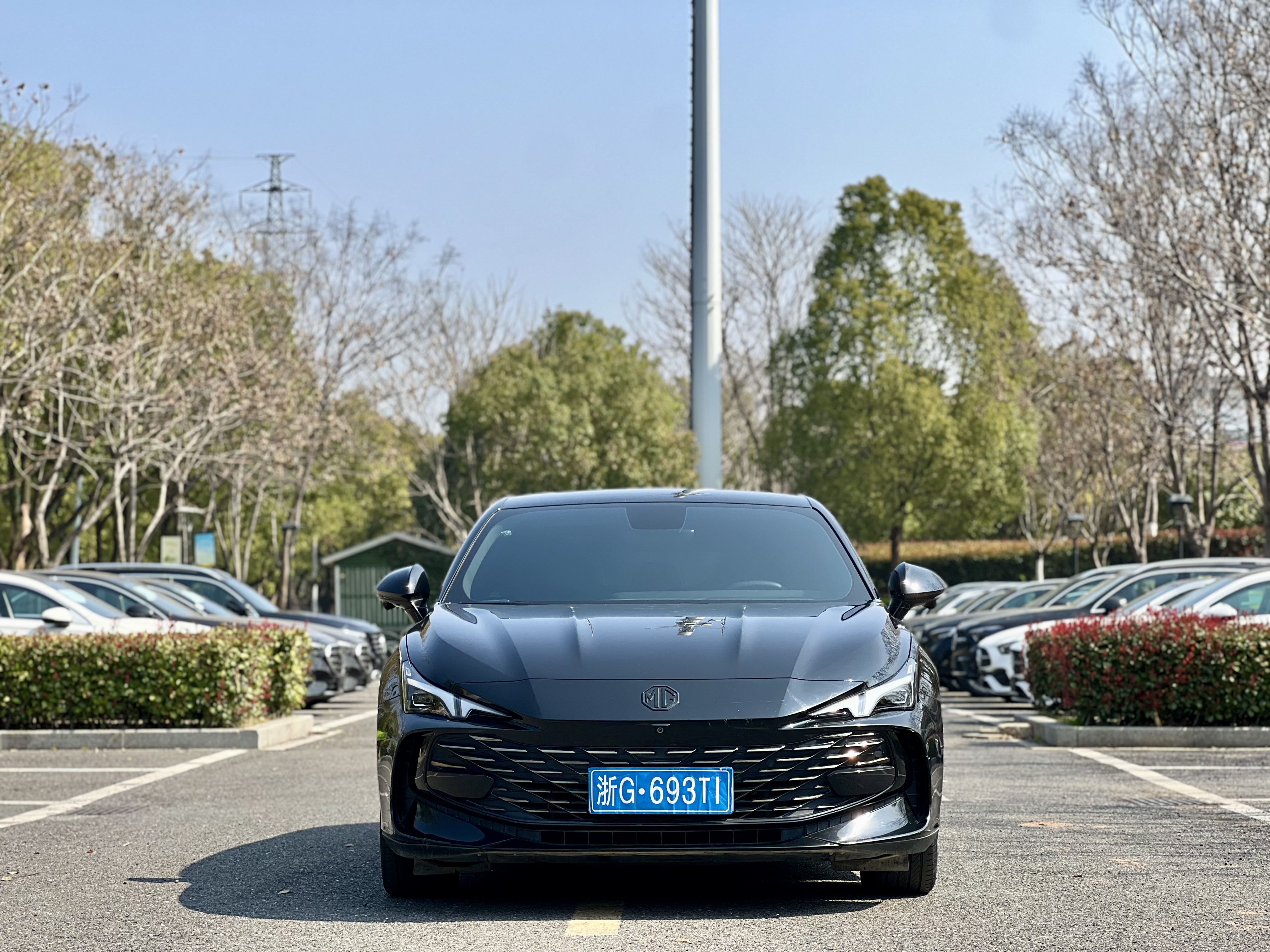 MG 7 2023 immagine di auto 