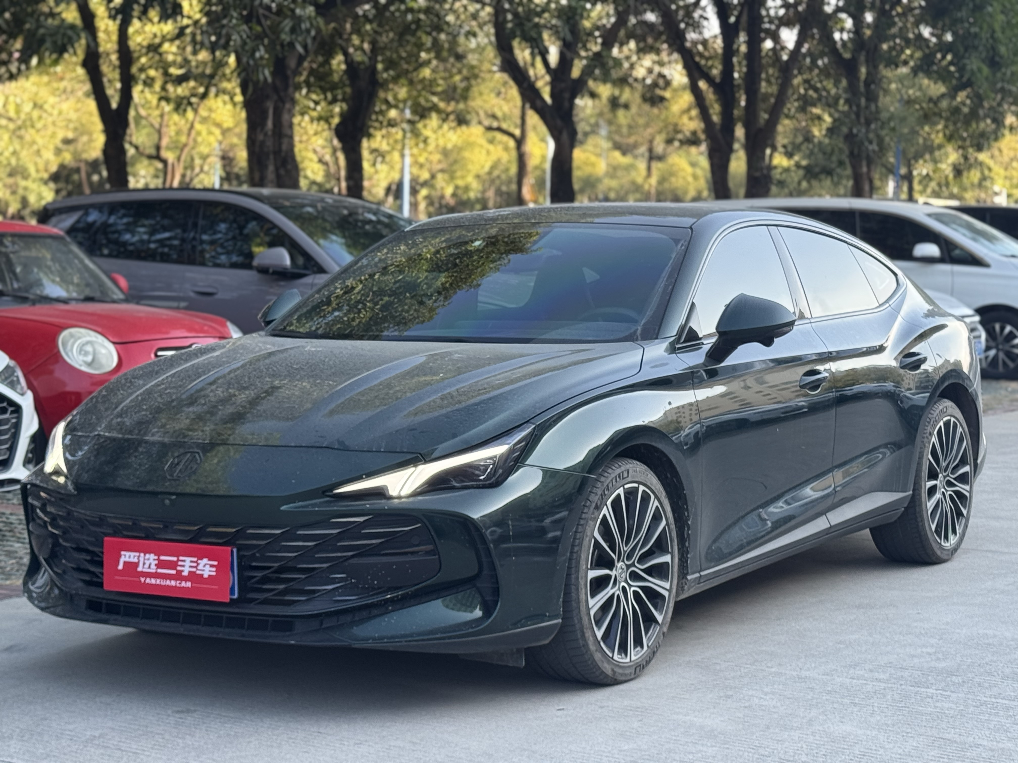 7 2023 7 2023 car image