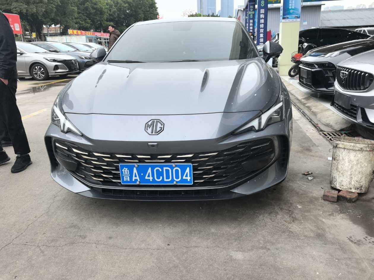 MG 7 2023 immagine di auto 